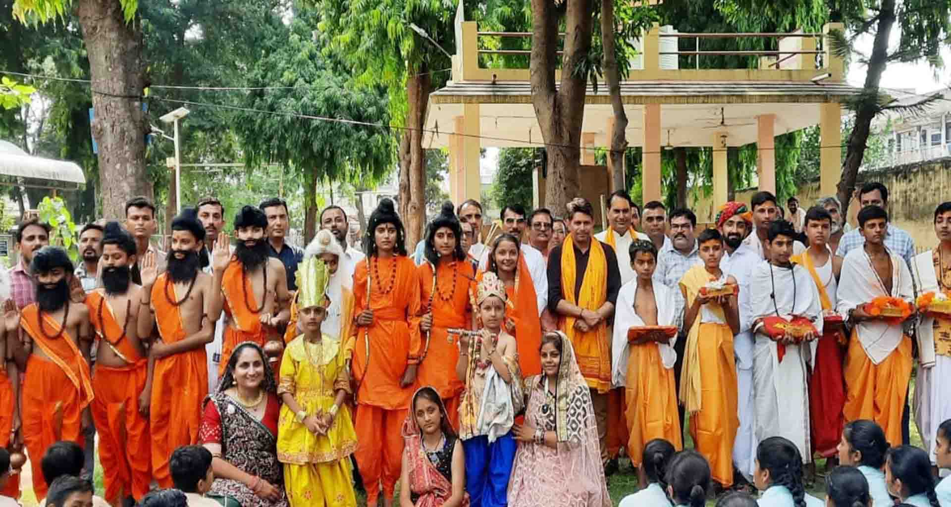 ડીસા અર્બુદા વિદ્યાલય થી લઈને સરદાર બાગ સુધી 'સંસ્કૃત ગૌરવ યાત્રા' યોજાઈ