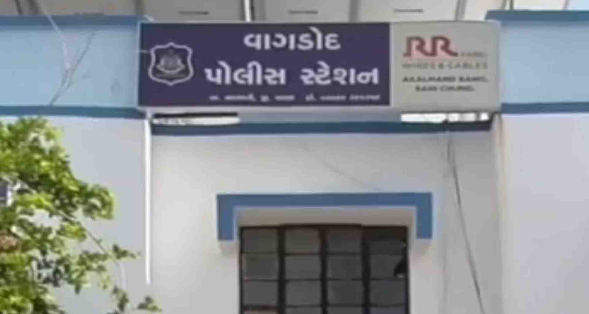 પાટણ સરસ્વતી તાલુકાના એક ગામમાં ૧૩ વર્ષની માસુમ બાળકીને વિધર્મી યુવાન દ્ધારા પીખી નાખવાનો પ્રયાસ કરાયો