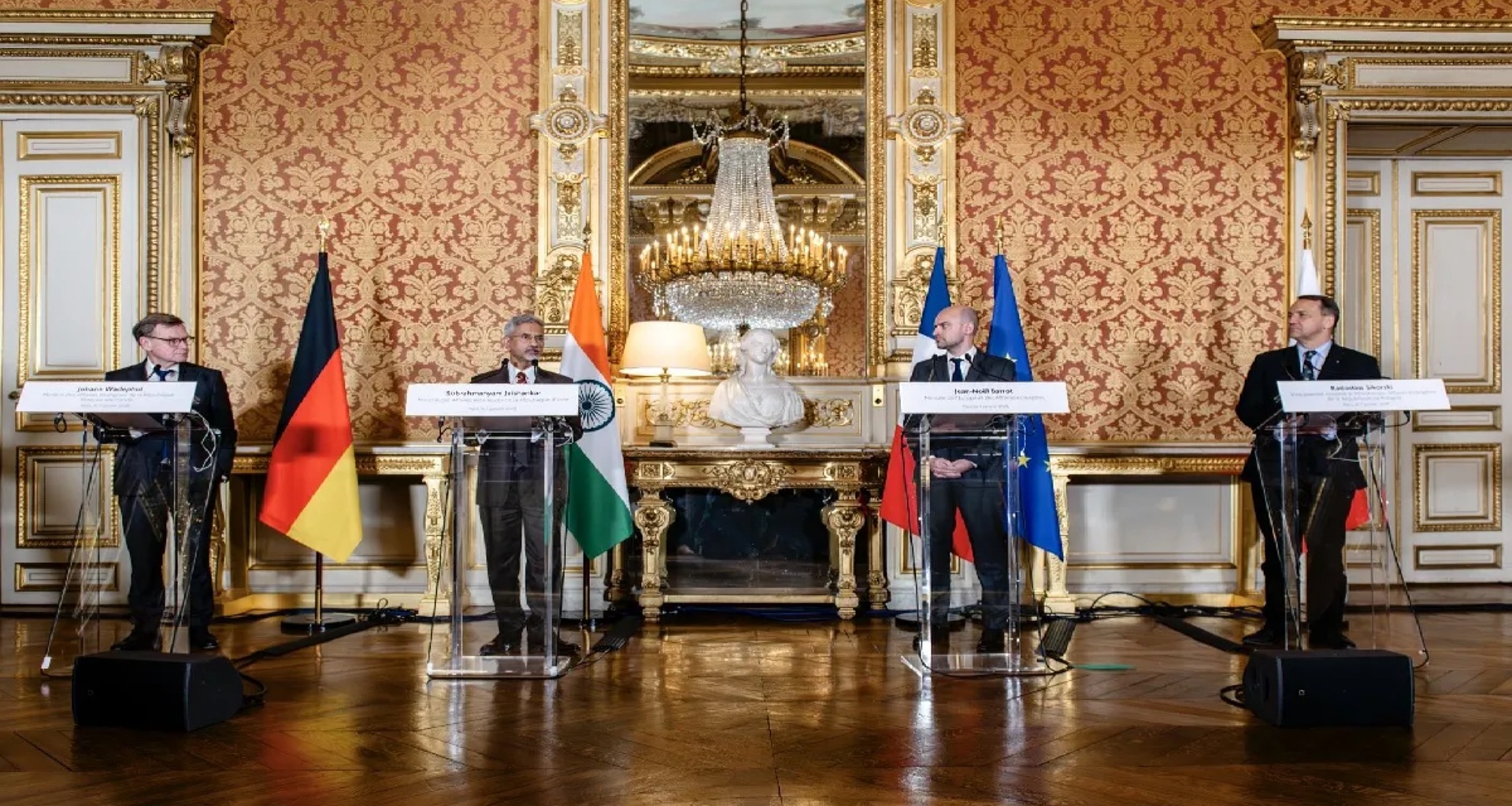 રશિયન તેલ ખરીદી પર અમેરિકાના દબાણ વચ્ચે પોલેન્ડ ભારતને સમર્થન આપ્યું