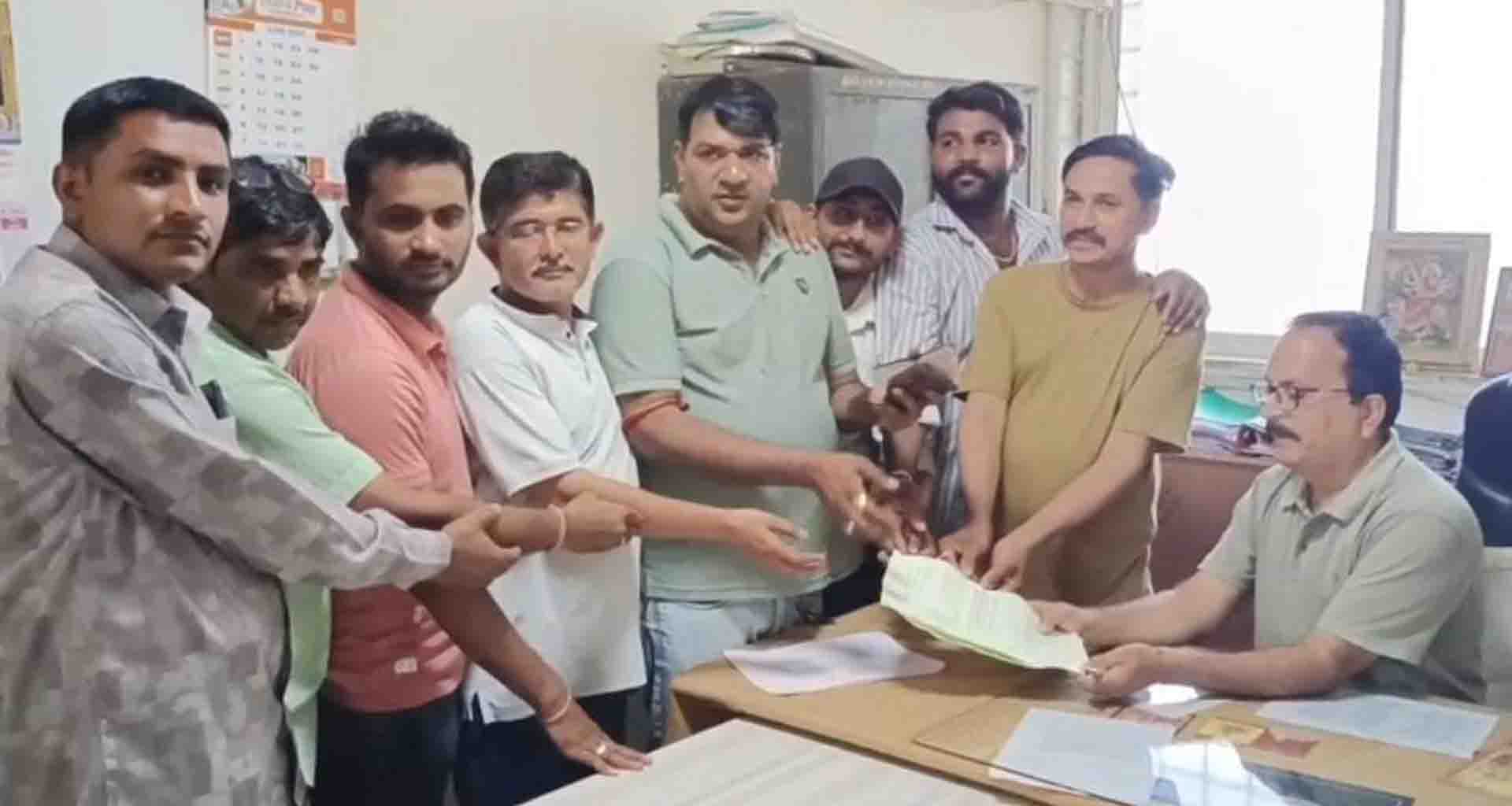 ડીસા ભોપાનગર વિસ્તારના રહીશોએ ગેરકાયદેસર દબાણો દૂર કરવા માટે રજુઆત કરાઈ