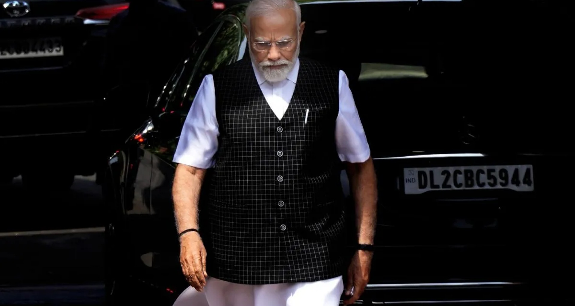 પ્રધાનમંત્રી મોદીએ CCS બેઠકની અધ્યક્ષતા કરી, દિલ્હી વિસ્ફોટોને જઘન્ય આતંકવાદી ઘટના તરીકે માન્યતા આપી