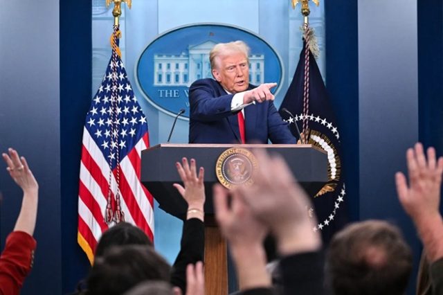 No Question Please.. હવે વ્હાઇટ હાઉસે એક નવી મીડિયા નીતિ લાગુ કરી; ટ્રમ્પની ‘પસંદગીના’ પત્રકાર જ પૂછી શકશે સવાલ