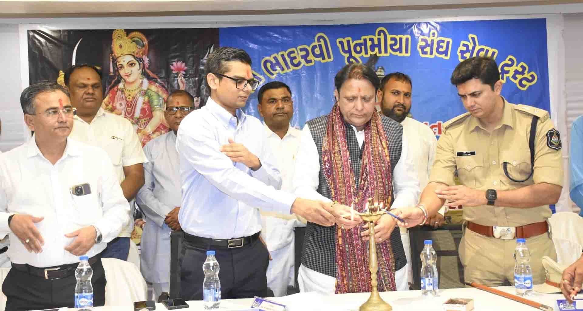 કેબિનેટ મંત્રી બલવંતસિંહ રાજપૂતના અધ્યક્ષસ્થાને અંબાજી ખાતે ભાદરવી પૂનમીયા સંઘ સેવા ટ્રસ્ટ્રની વાર્ષિક બેઠક યોજાઈ