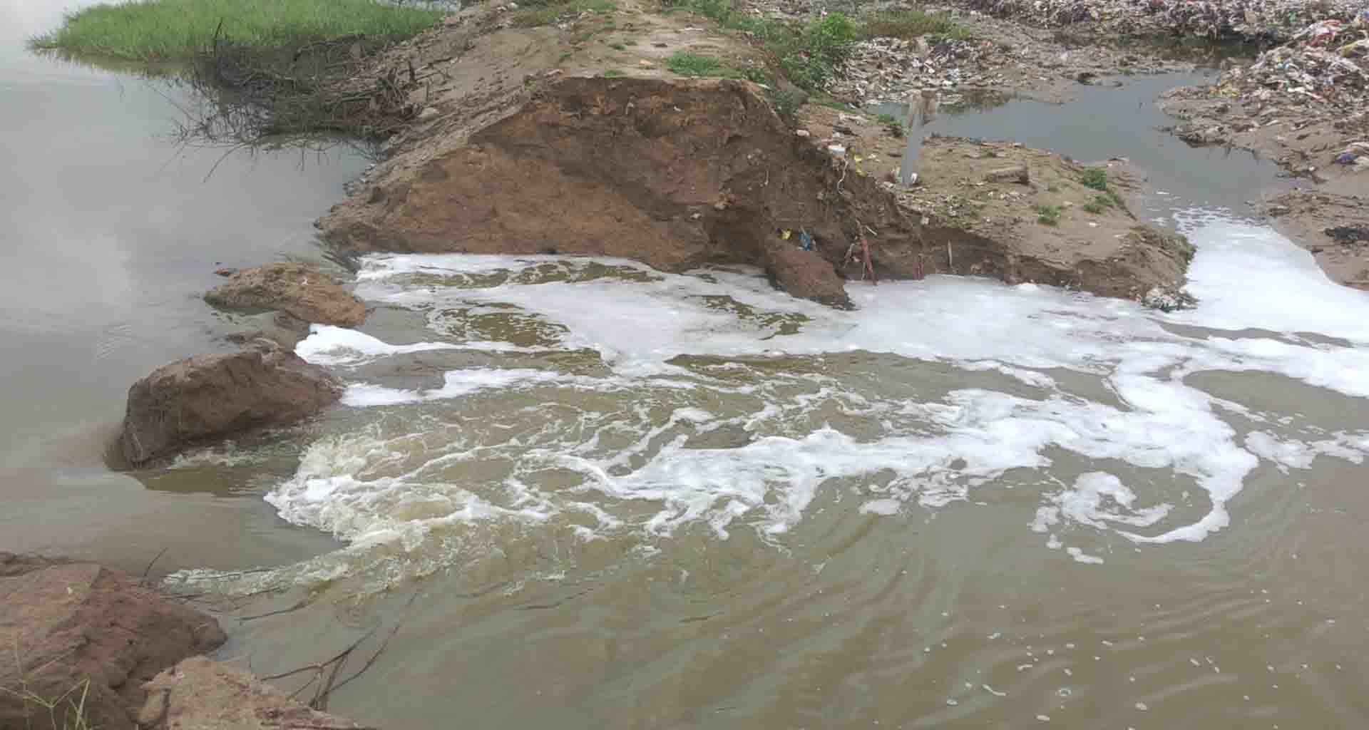 પાટણ માખણિયા તળાવનો પાળો 15 દિવસમાં બીજી વખત તૂટતા ખેડૂતો ને ભારે નુકશાન