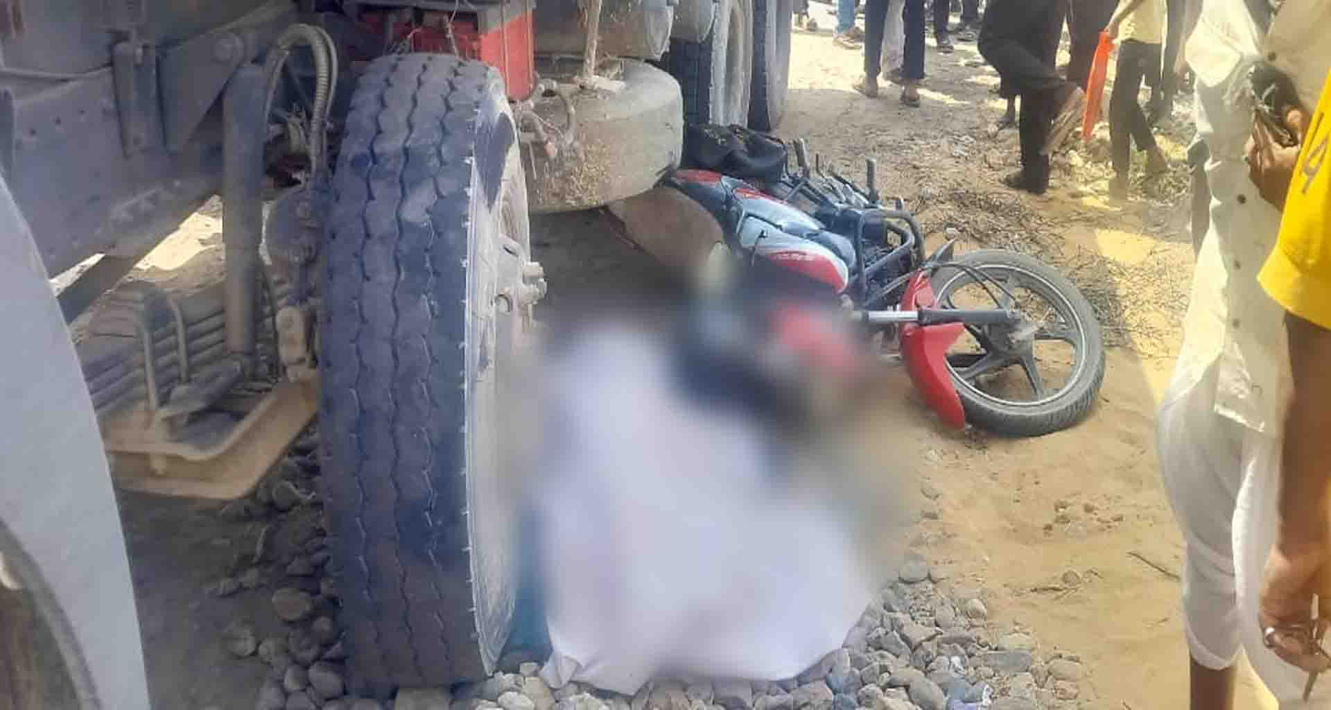 પાંથાવાડા પાસે ડમ્પર ચાલકે બાઇક સવારને કચડી નાખ્યો; કમકમાટીભયું મોત