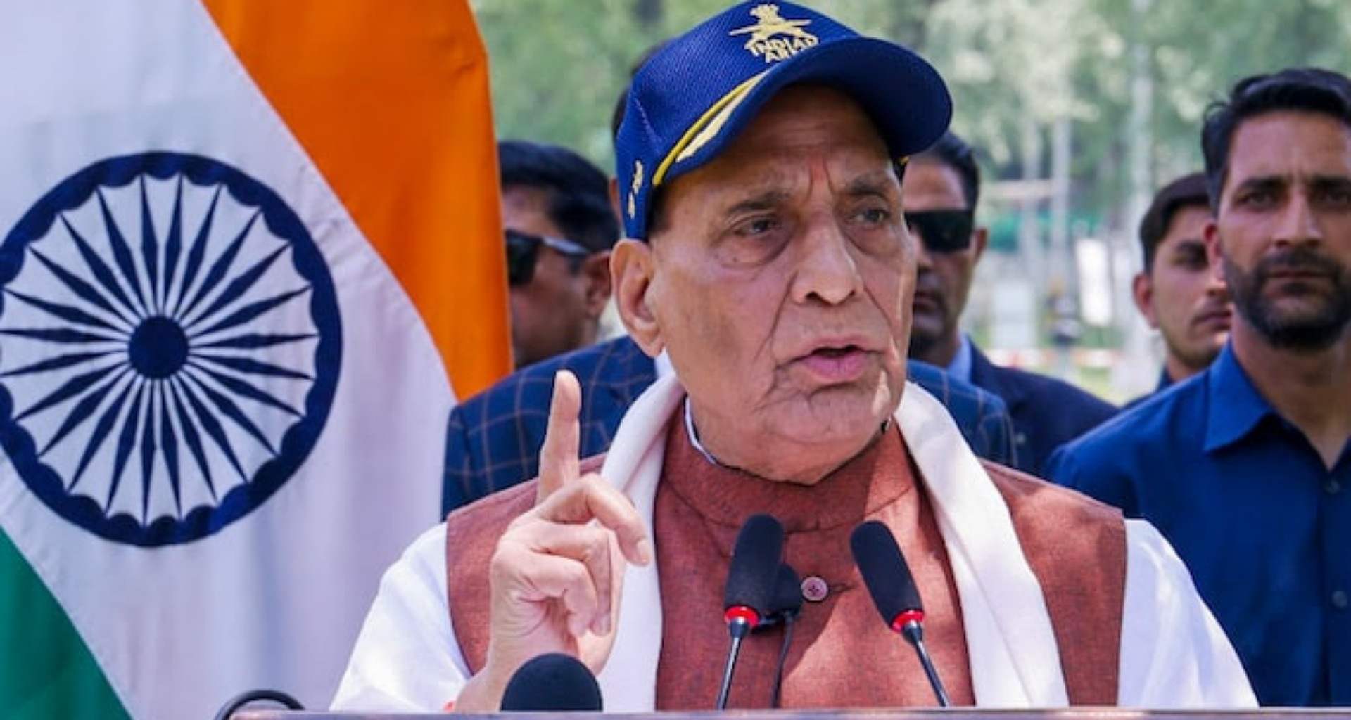 મસૂદ અઝહરને પાકિસ્તાન ૧૪ કરોડ રૂપિયા આપશે: રાજનાથ સિંહ