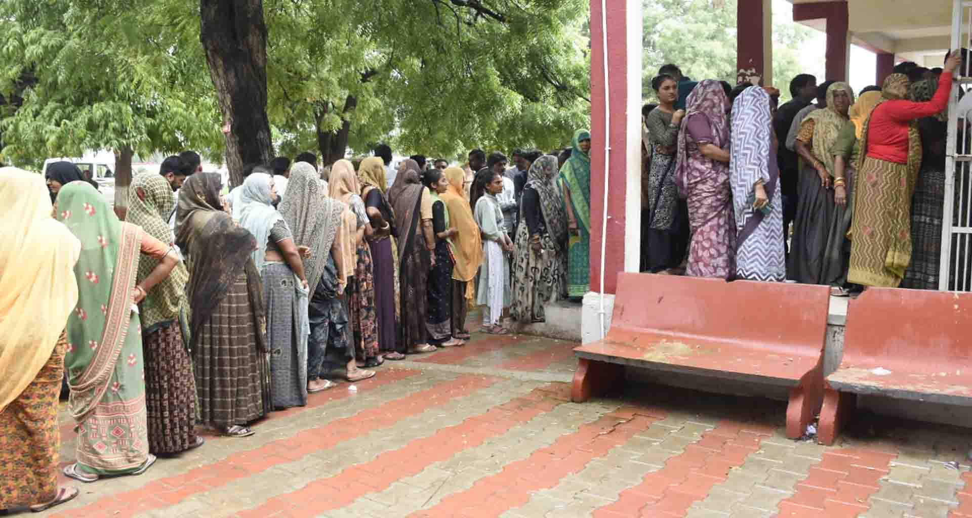 જિલ્લા વિહવટી તંત્રએ મતદાન માટે શ્રેષ્ઠ આયોજન કર્યું: પોલિંગ તથા પોલીસ સ્ટાફની ઉમદા કામગીરી