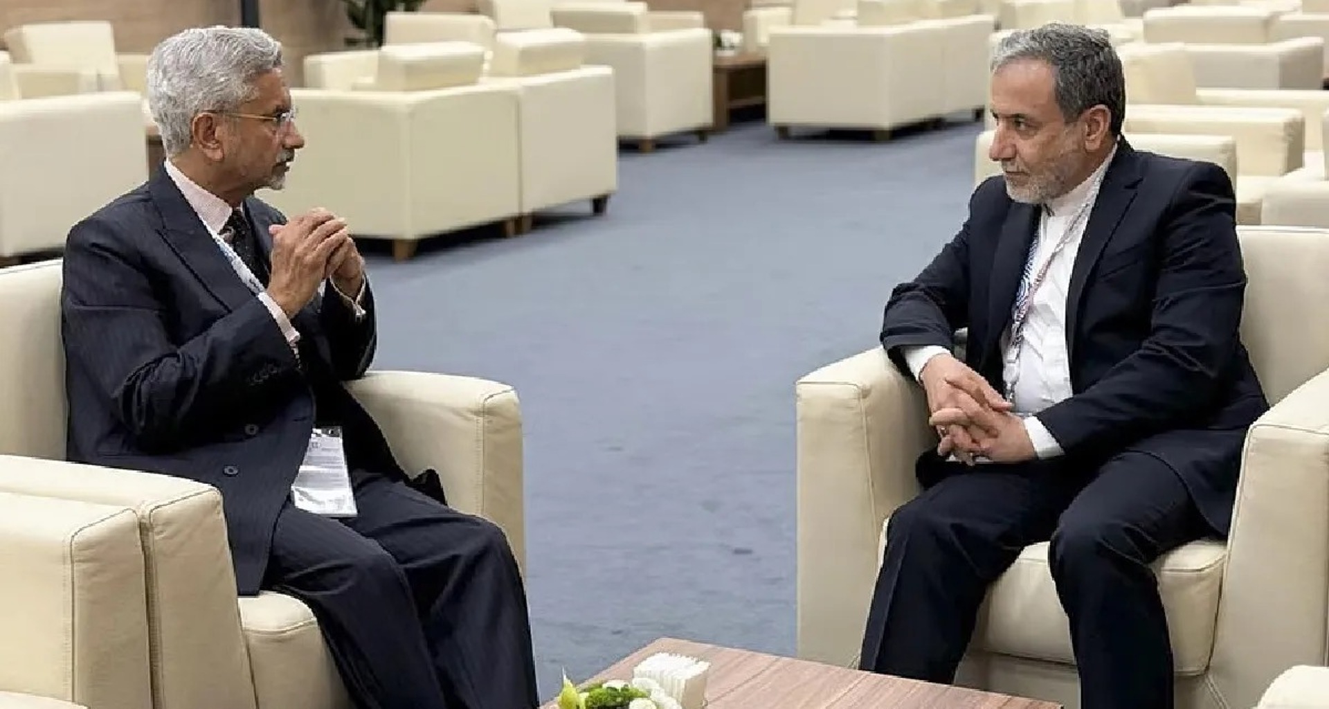 એસ જયશંકર અને ઈરાનના વિદેશ મંત્રી અબ્બાસ અરાઘચી વચ્ચે મહત્વપૂર્ણ વાતચીત