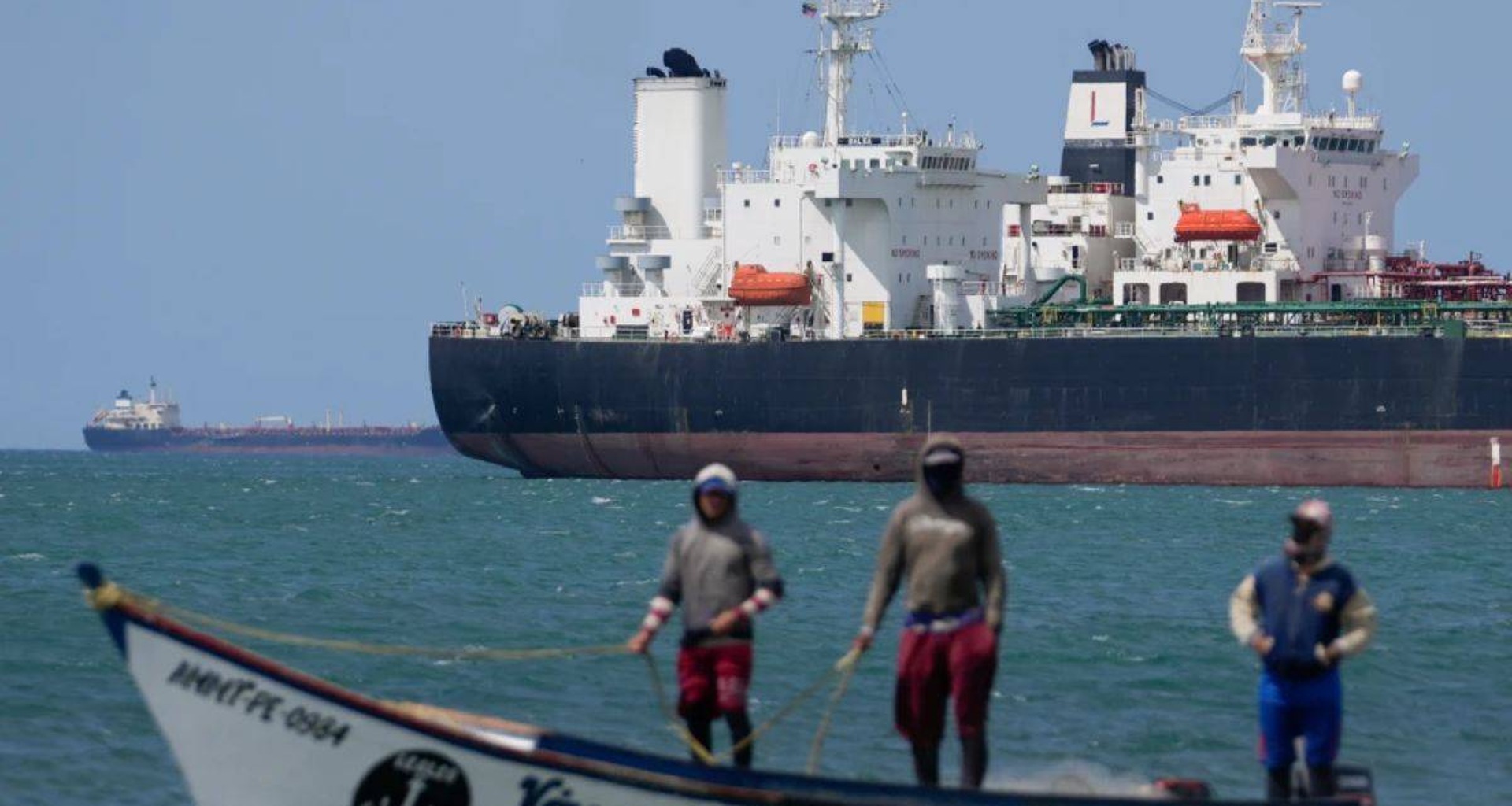 ટ્રમ્પે વેનેઝુએલા પરના તેલ પ્રતિબંધો હટાવ્યા