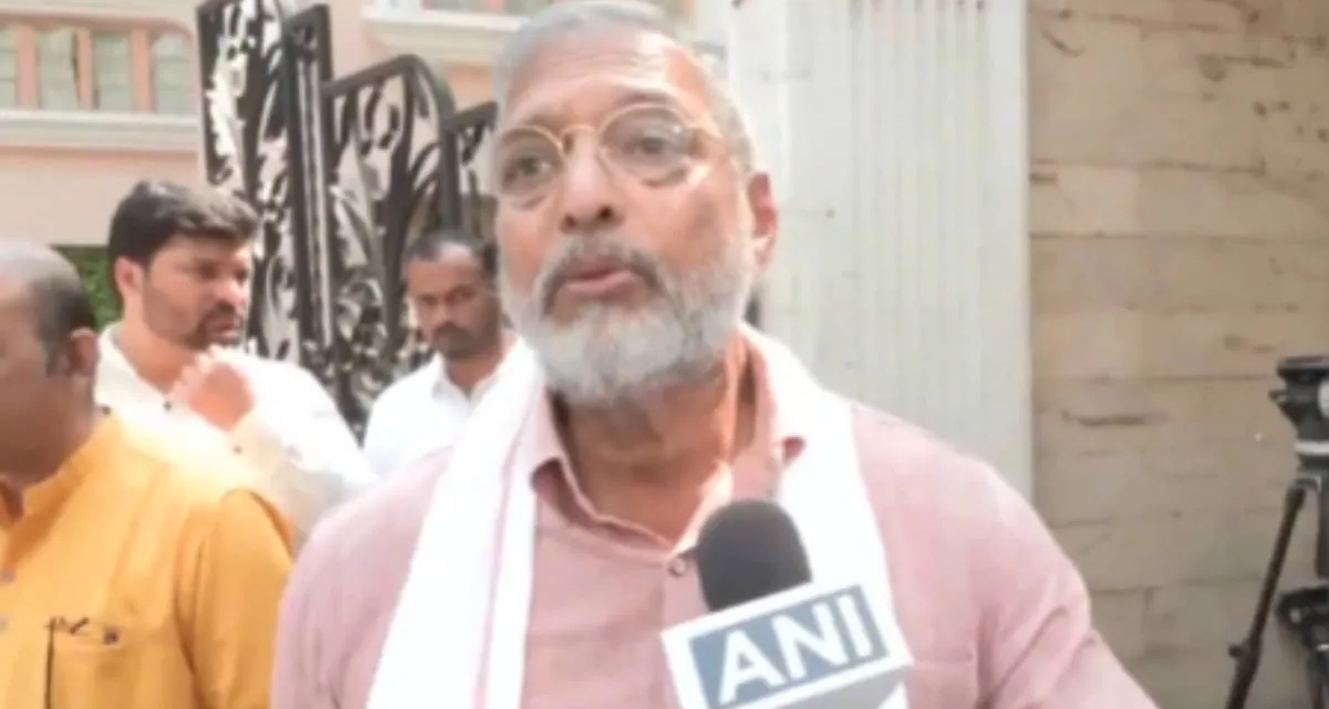 'તે મારા નાના ભાઈ જેવો હતો', અજિત પવારના મૃત્યુ પર બોલ્યા નાના પાટેકર