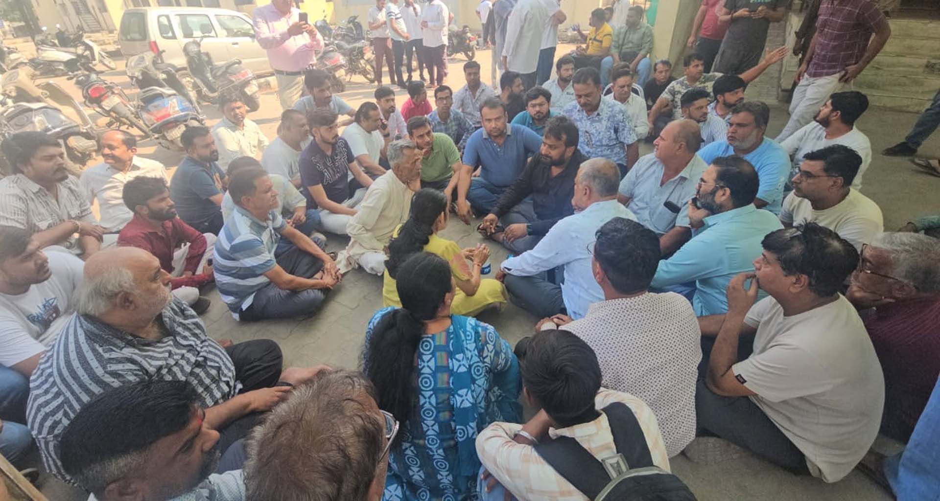 ડીસા ફટાકડા એસો.કર્મીના મોત મામલે ૪ પત્રકારોની ધરપકડ