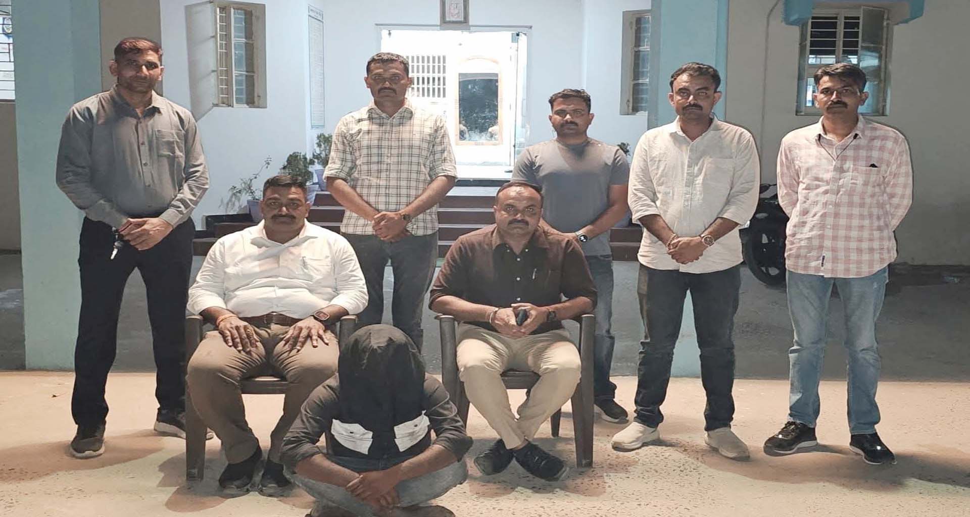 થરાદ પોલીસને મોટી સફળતા : ખૂનનો આરોપી ગણતરીના કલાકોમાં પેરોલ ફર્લો સ્કોડના સકંજામાં