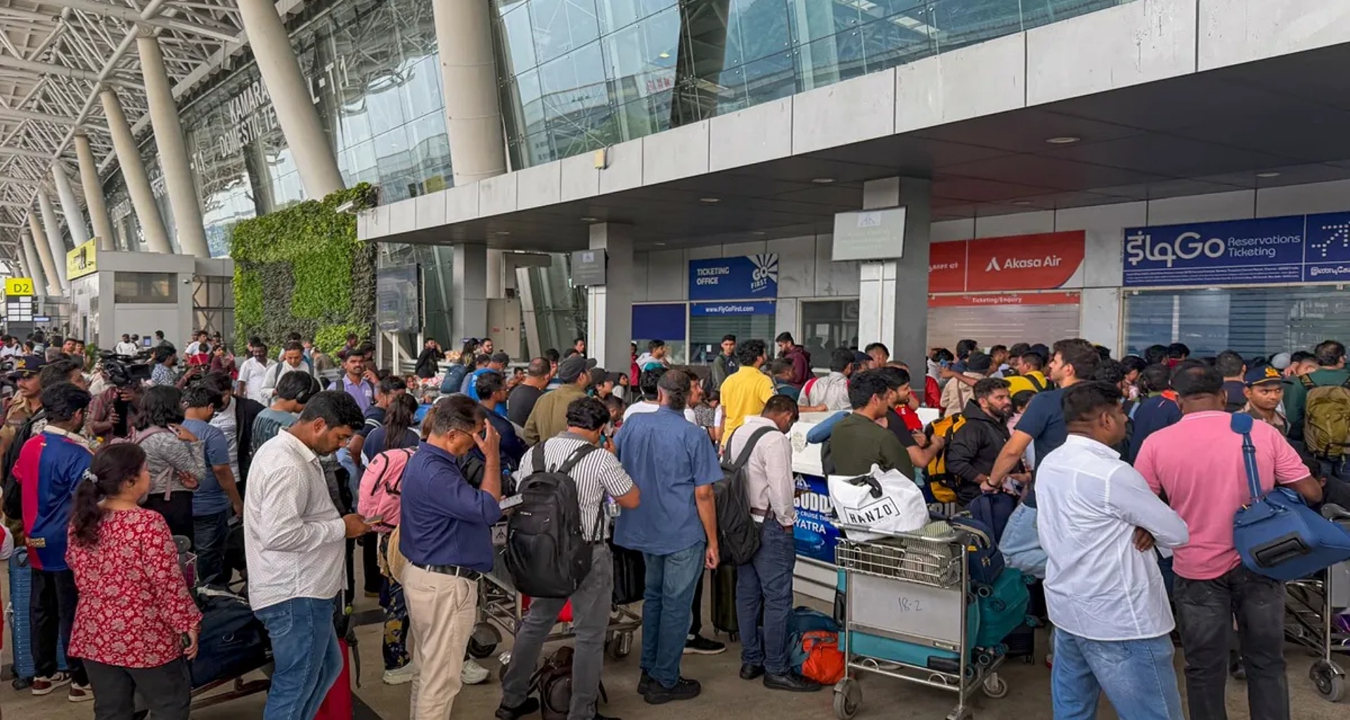 ઇન્ડિગોએ આજે સાતમા દિવસે પણ દિલ્હી અને બેંગલુરુથી 250 થી વધુ ફ્લાઇટ્સ રદ કરી