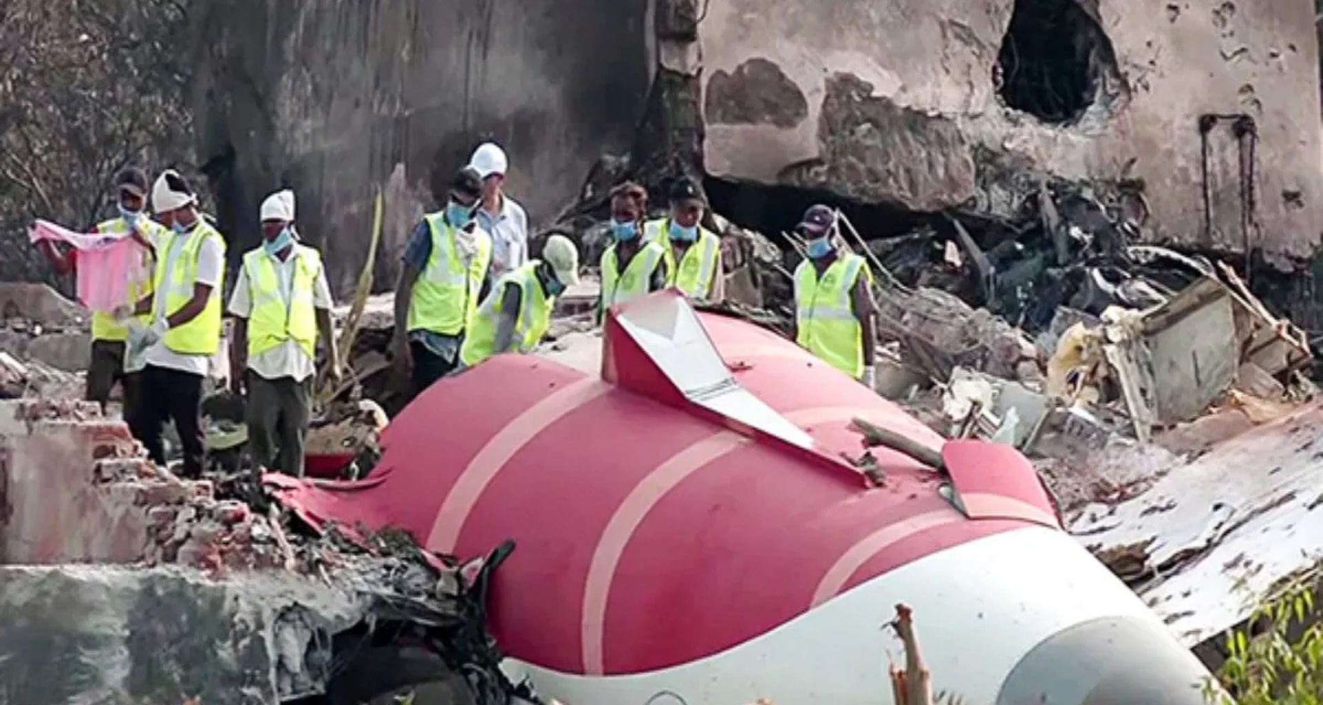 અમદાવાદ એર ઈન્ડિયા વિમાન દુર્ઘટનામાં માર્યા ગયેલા પાયલોટ સ્વર્ગસ્થ કેપ્ટન સુમિત સભરવાલના પિતાએ સુપ્રીમ કોર્ટમાં અરજી કરી