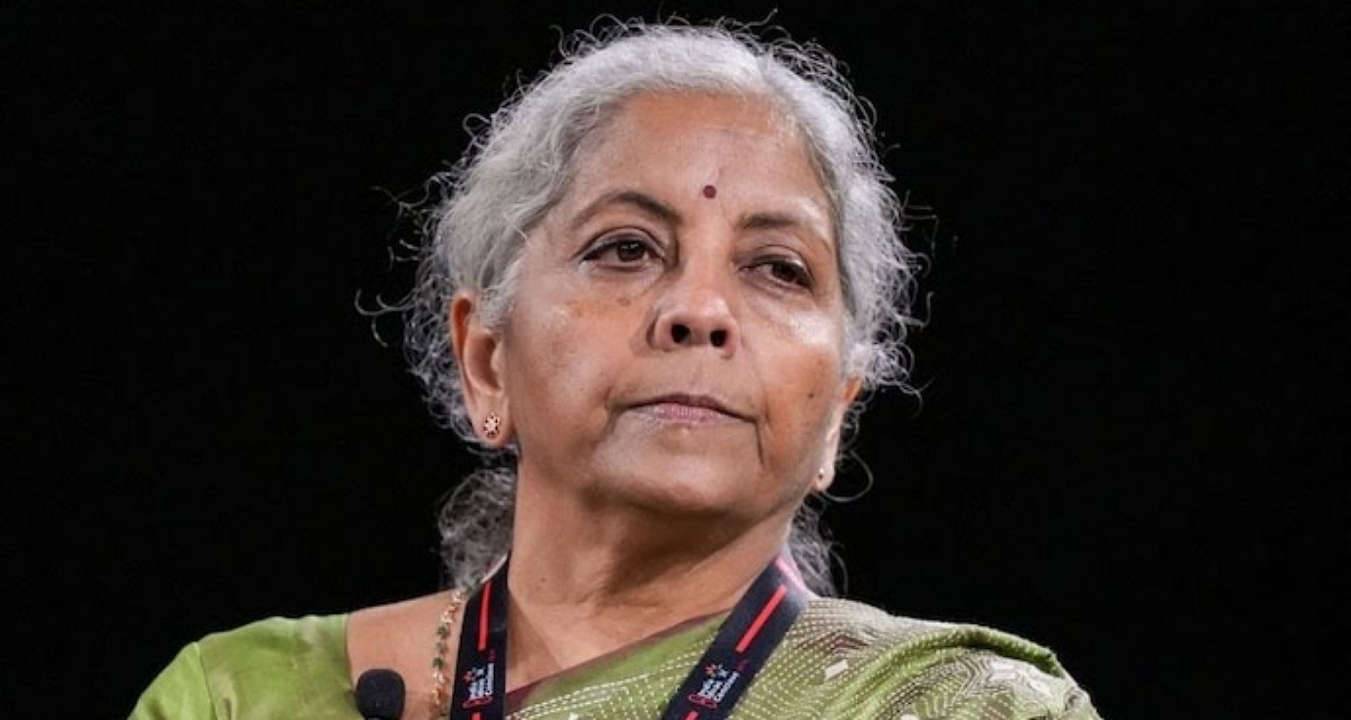 ભારત-પાકિસ્તાન વધતા તણાવ વચ્ચે નિર્મલા સીતારમાએ બેંકોને સતર્ક રહેવા કહ્યું