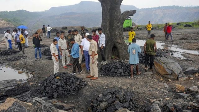 ઝારખંડમાં કોલસાની ખાણ ધસી પડતાં 4 લોકોના મોત, વધુ લોકો ફસાયા હોવાની આશંકા