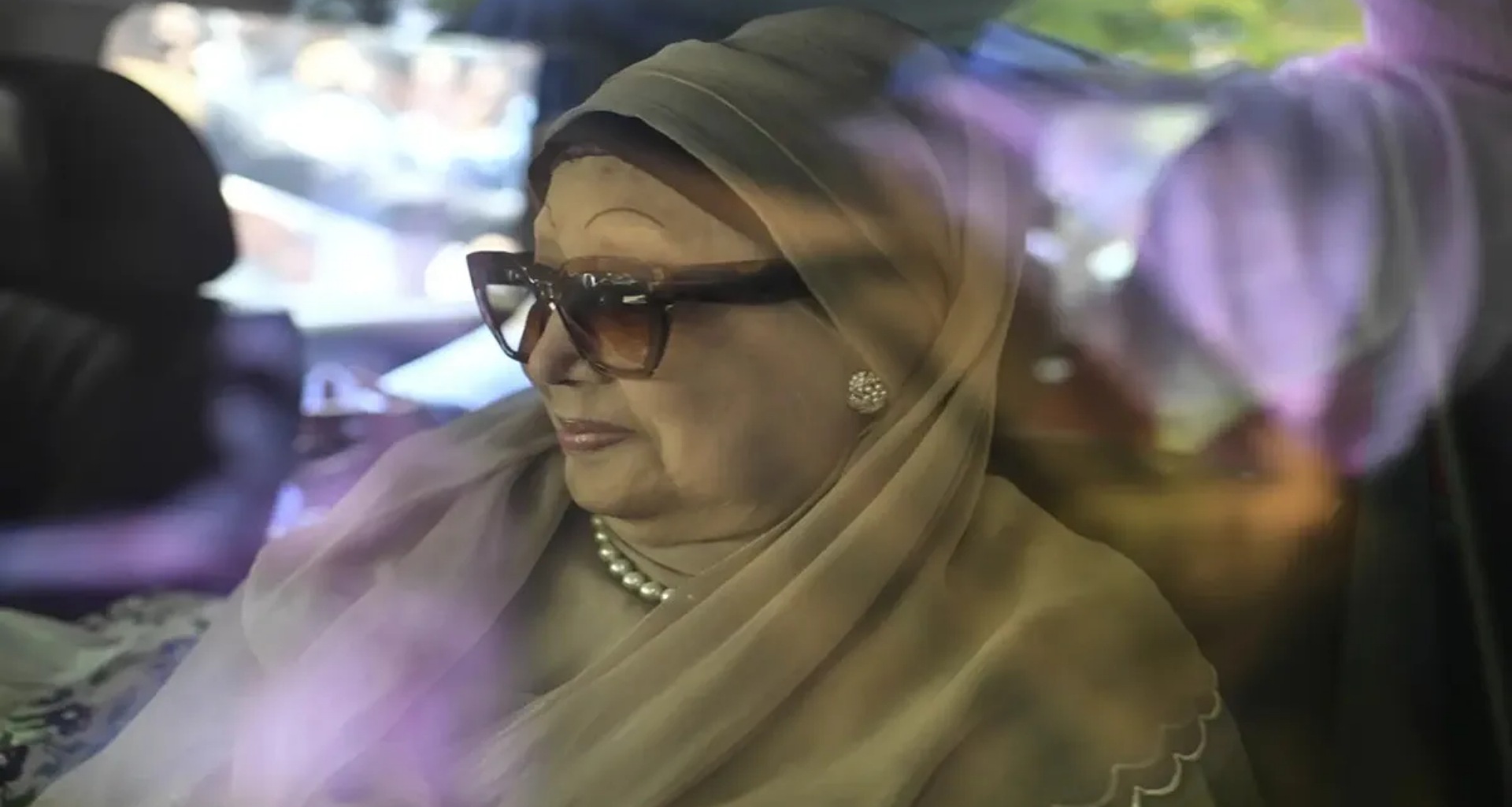 બાંગ્લાદેશના ભૂતપૂર્વ વડા પ્રધાન ખાલિદા ઝિયાની હાલત ગંભીર, સારવાર માટે વિદેશ લઈ જવામાં આવ્યા