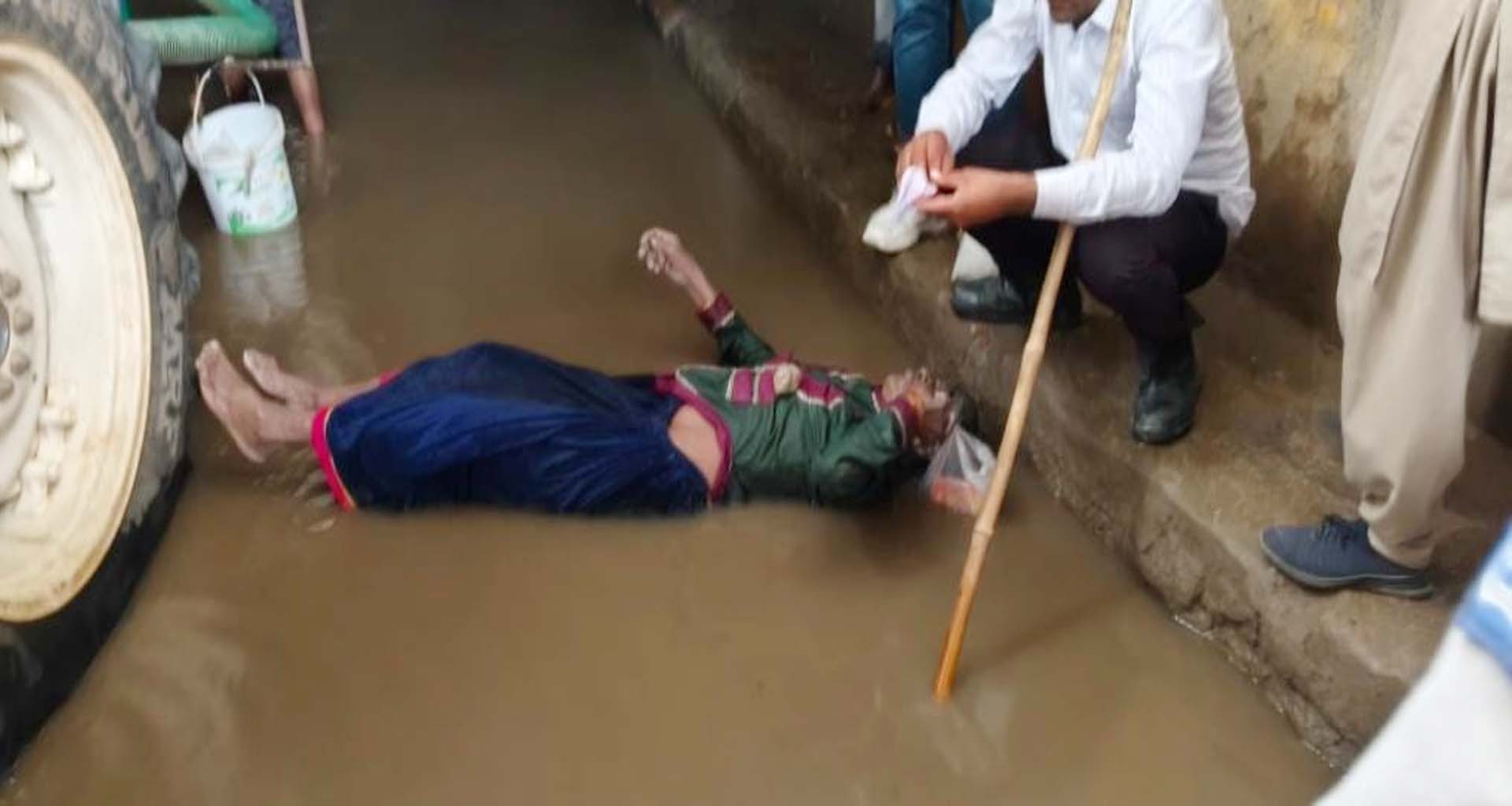 અમીરગઢના ઈકબાલગઢમાં તંત્રના પાપે વૃદ્ધાએ જીવ ગુમાવ્યો