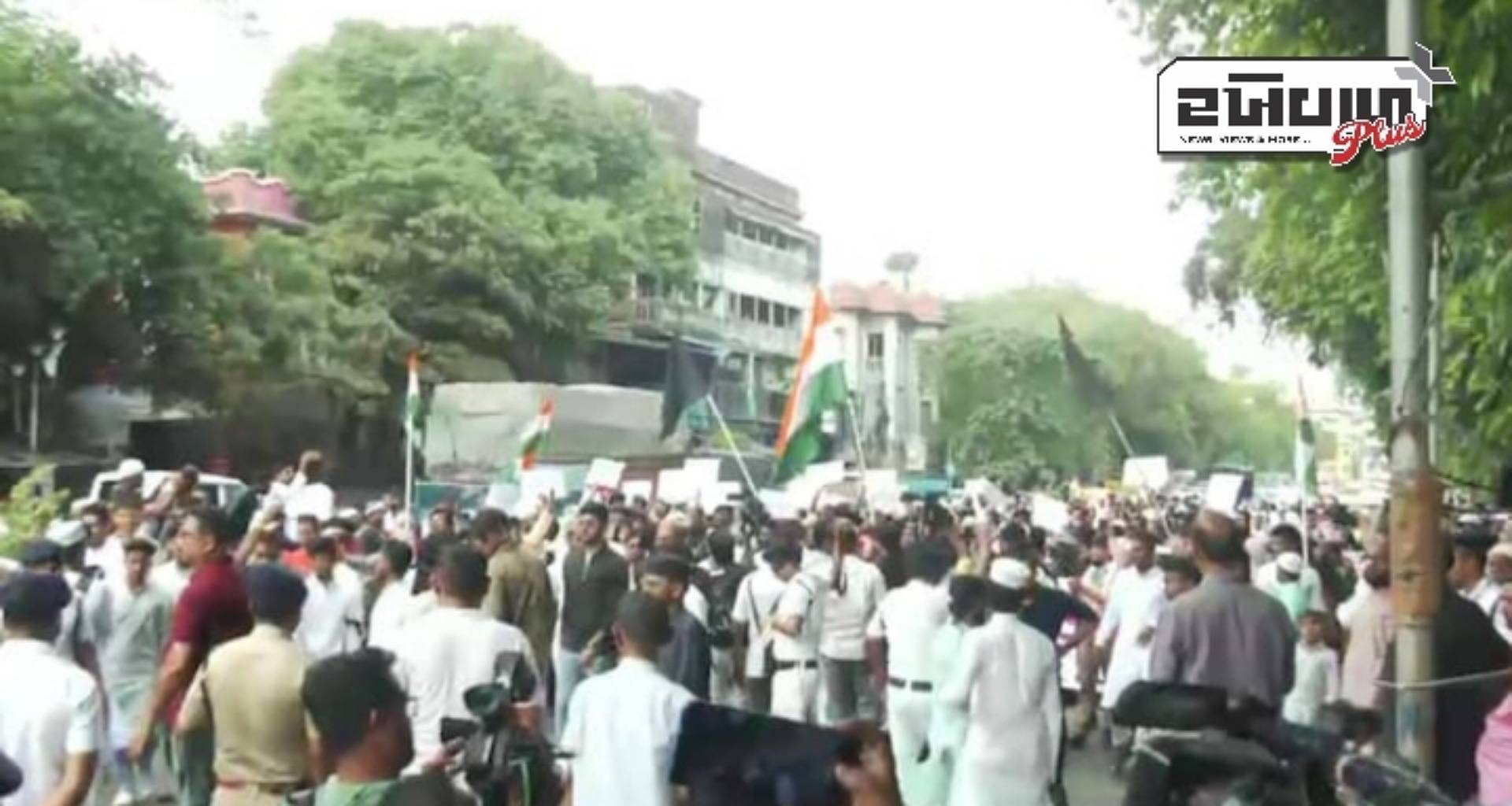 વક્ફ કાયદા વિરુદ્ધ બંગાળમાં વિરોધ પ્રદર્શન, તૃણમૂલના મંત્રીએ ભાજપ પર સાંપ્રદાયિક રાજકારણનો આરોપ લગાવ્યો