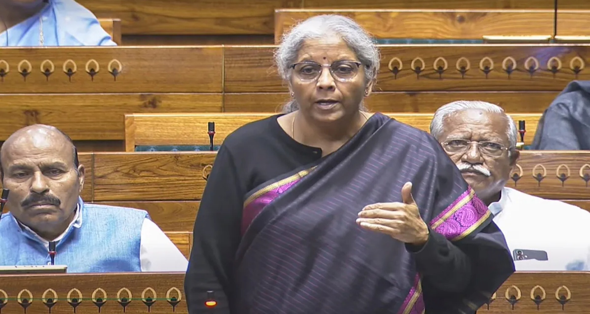 સરકારે લોકસભામાંથી આવકવેરા બિલ પાછું ખેંચ્યું, 11 ઓગસ્ટે નવું બિલ રજૂ કરવામાં આવશે