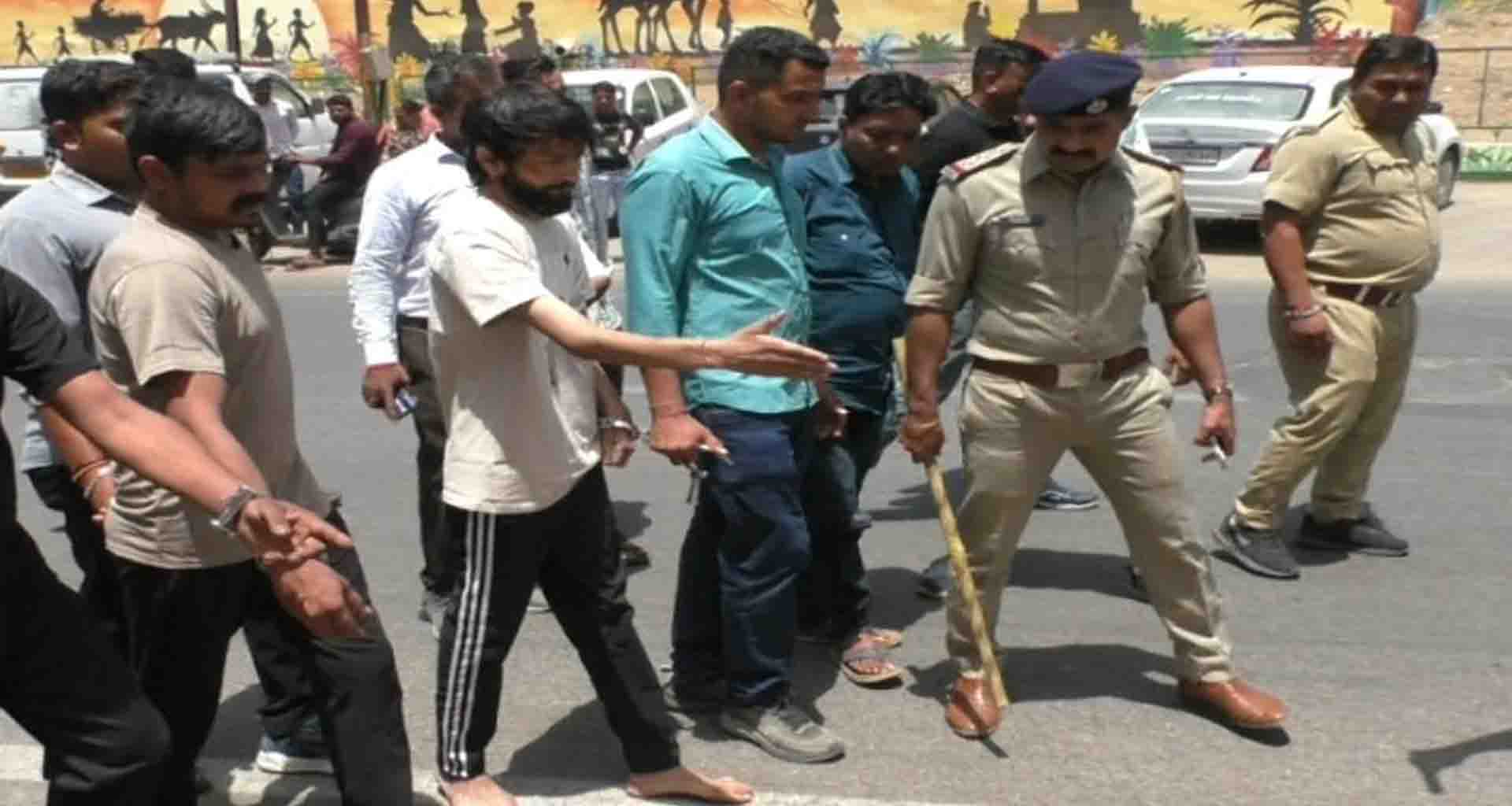 મહેસાણા; હત્યાના ત્રણેય આરોપીઓની ધરપકડ ઘટના સ્થળે લઈ રિકન્ટ્રક્શન કર્યું