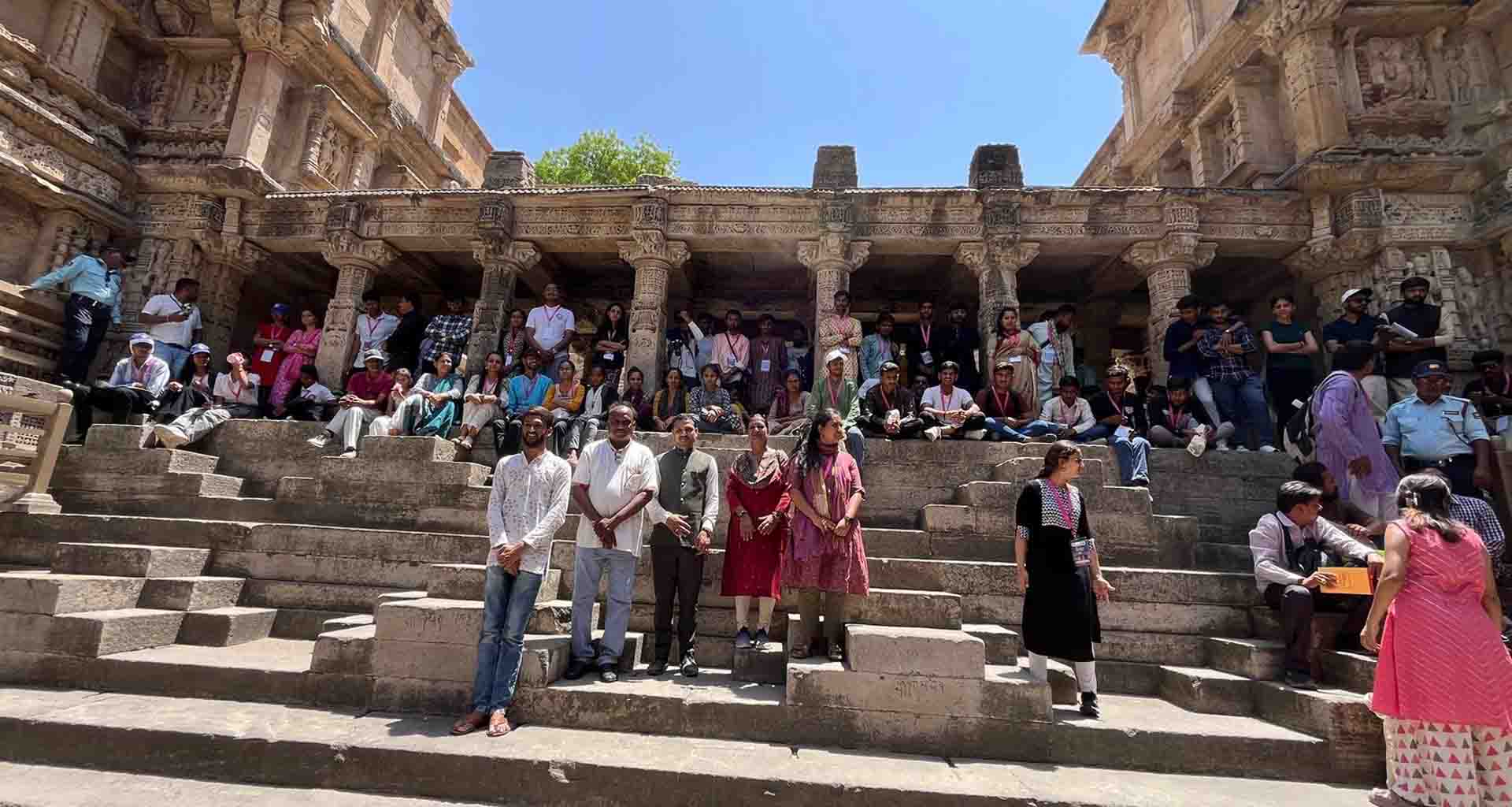 વિશ્વ વિરાસત દિને પાટણની ઐતિહાસિક રાણકીવાવમાં પર્યટકો ને નિઃશુલ્ક પ્રવેશ અપાયો