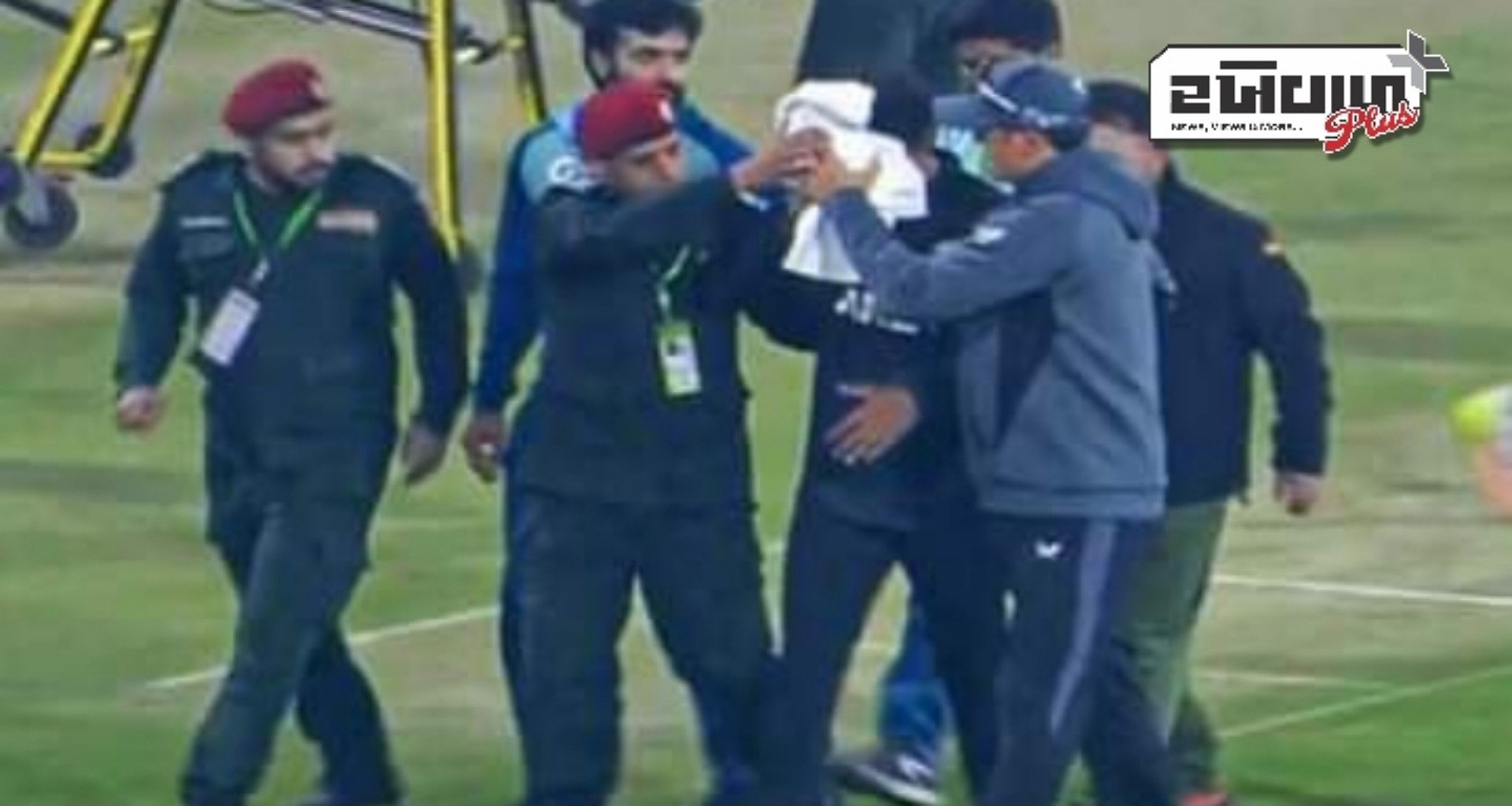 PAK vs NZ: રચિન રવિન્દ્રએ કેચ પકડવાના પ્રયાસ પર કરી મોટી ભૂલ, બોલ તેના ચહેરા પર વાગ્યો, ગંભીર રીતે ઘાયલ