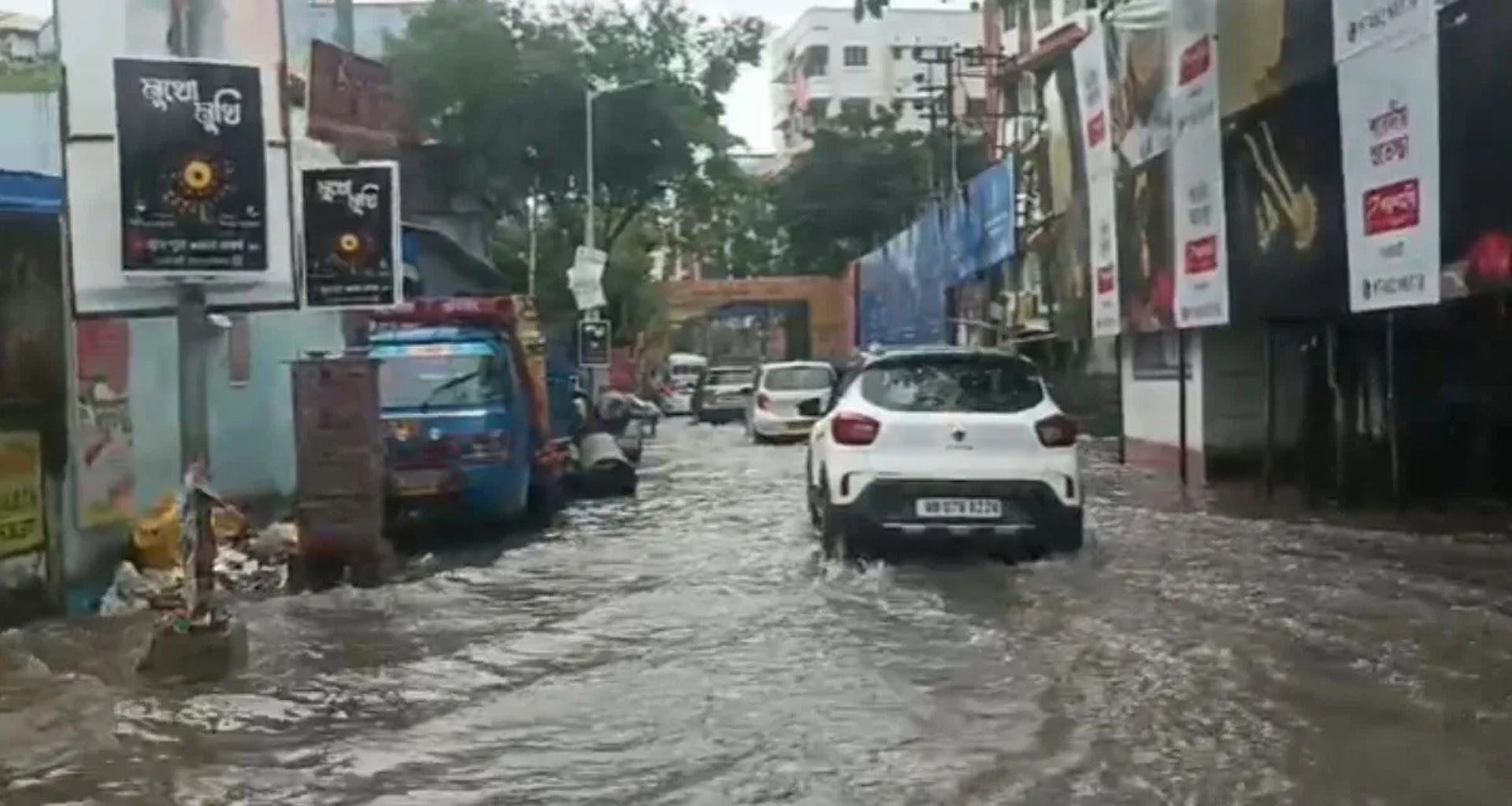 કોલકાતામાં ભારે વરસાદથી ભારે તબાહી: કોલકાતામાં ભારે વરસાદથી 4 લોકોના મોત