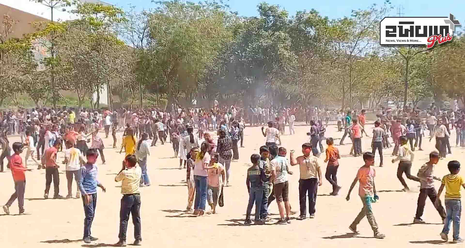 પાલનપુરના વિદ્યા મંદિરમાં ધુળેટી પર્વની ઉજવણી, ઓર્ગેનિક રંગોથી તિલક હોળી રમતા છાત્રો