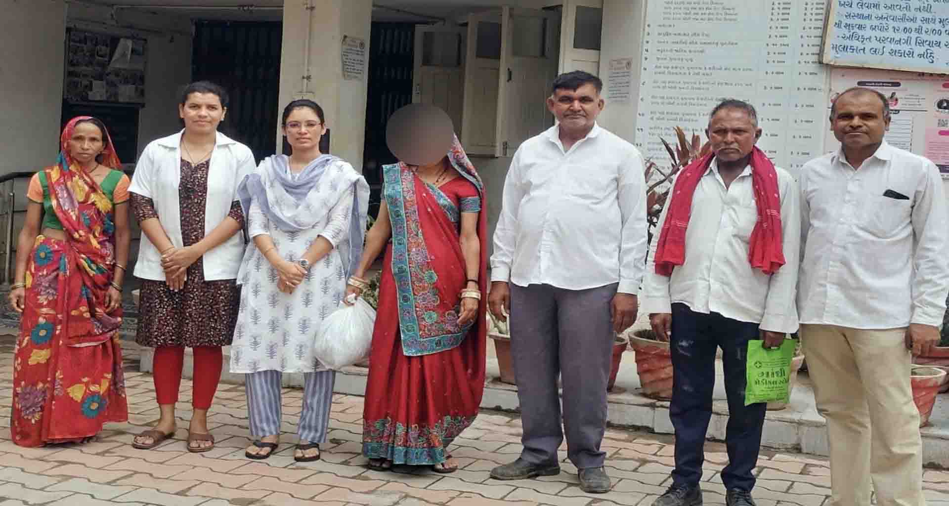 સાડા ત્રણ વર્ષ બાદ માનસિક અસ્થિર બહેનનું પરિવાર સાથે પુનઃમિલન થતા ભાવુક દૃશ્યો જોવા મળ્યા