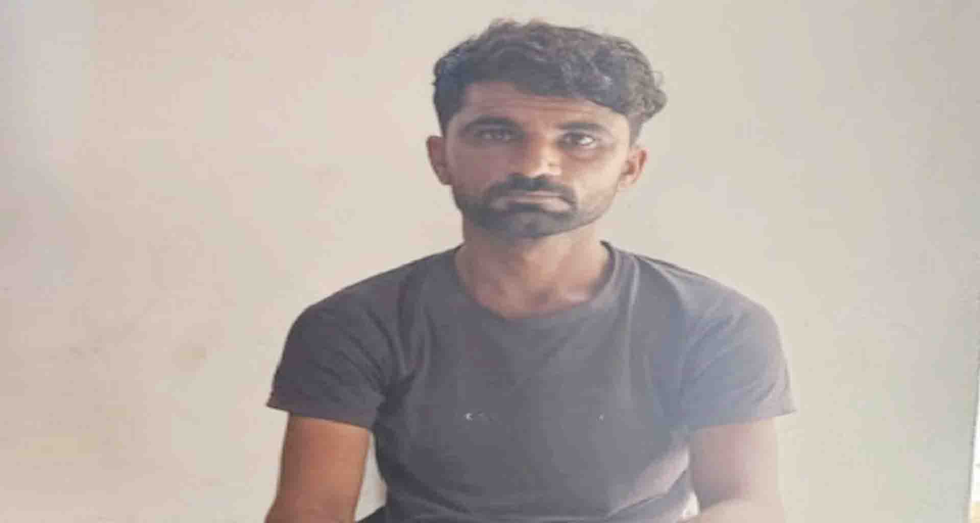 સમી પોલીસે દેશી હાથ બનાવટની બંદુક સાથે વાદળીથરના ઈસમ અટકાયત કરી