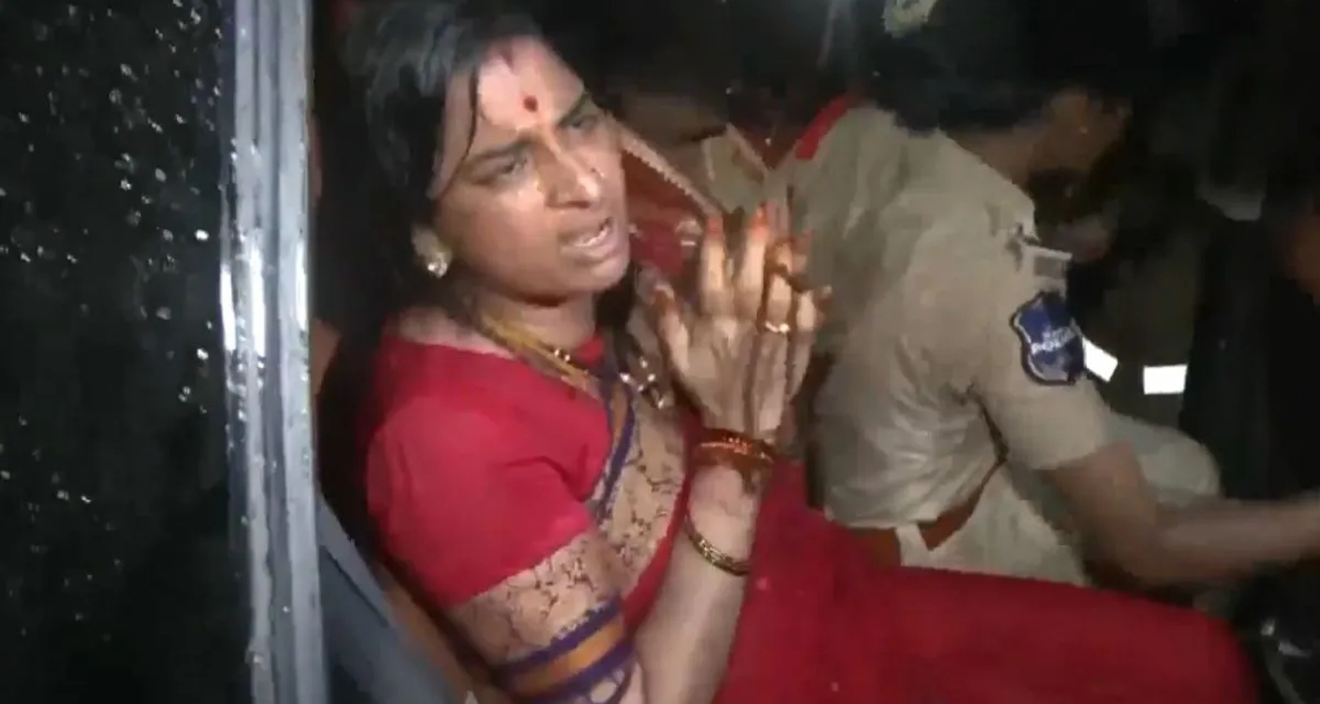 હૈદરાબાદ: મંદિર પર બુલડોઝર કાર્યવાહીનો વિરોધ કરી રહેલી ભાજપ નેતા માધવી લથાને કસ્ટડીમાં લેવામાં આવી