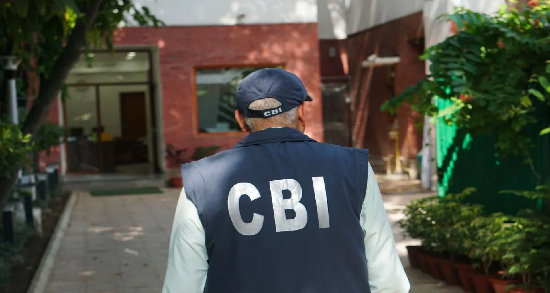 પુણે-મુંબઈમાં ગેરકાયદેસર આંતરરાષ્ટ્રીય સાયબર છેતરપિંડી ગેંગનો પર્દાફાશ