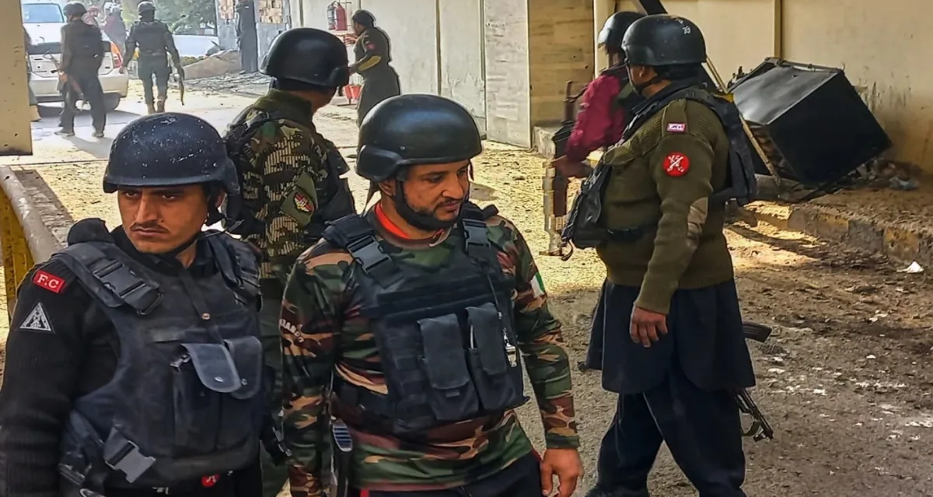 પાકિસ્તાનમાં સુરક્ષા દળોએ શરૂ કર્યું ઓપરેશન, જેમાં ખૈબર પખ્તુનખ્વામાં 22 આતંકવાદીઓને ઠાર કર્યો