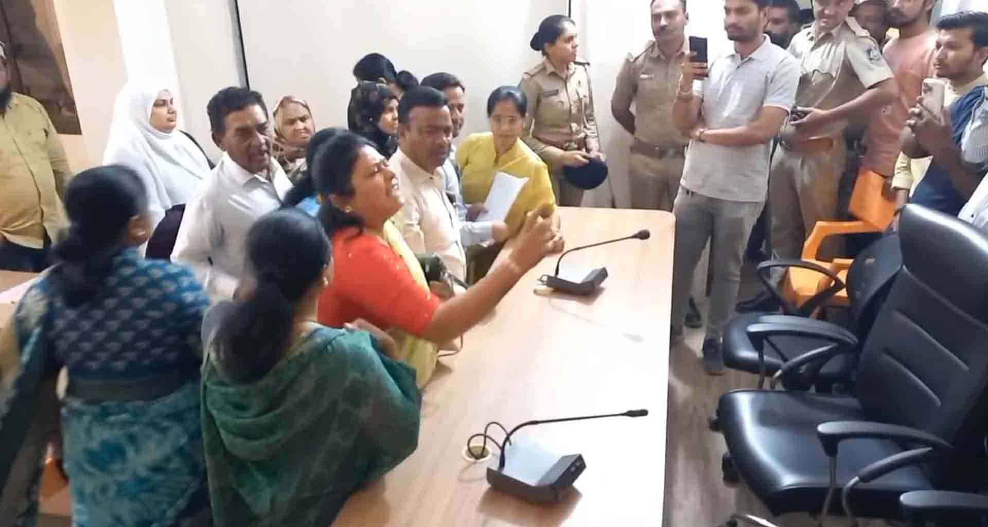 વિપક્ષના હોબળા વચ્ચે પાલનપુર નગરપાલિકાનું બજેટ મંજુર