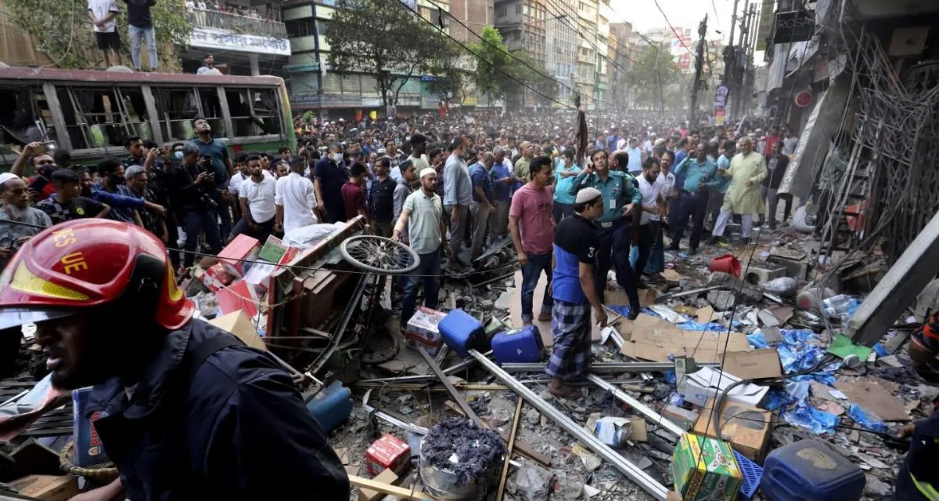 બાંગ્લાદેશની રાજધાની ઢાકાના માઘ બજારમાં મોટો વિસ્ફોટ, એક વ્યક્તિનું મોત