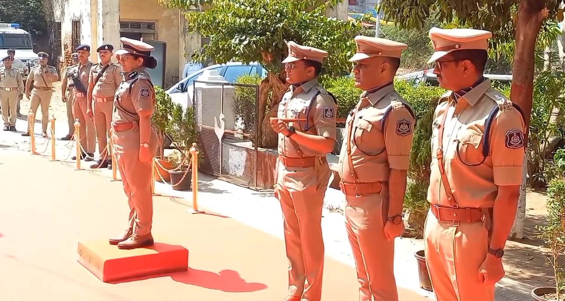 બનાસકાંઠા પોલીસ રેન્જના આઈજી પરીક્ષિતા રાઠોડએ ચાર્જ સંભાળ્યો