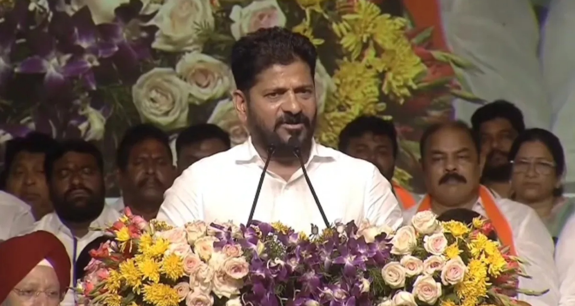 તેલંગાણાના મુખ્યમંત્રીના કઠોર શબ્દો, ઇન્દિરા કેન્ટીનનો વિરોધ કરનારાઓ વિશે કહ્યું- 'તેમને કપડાં ઉતારીને મારવાની જરૂર છે