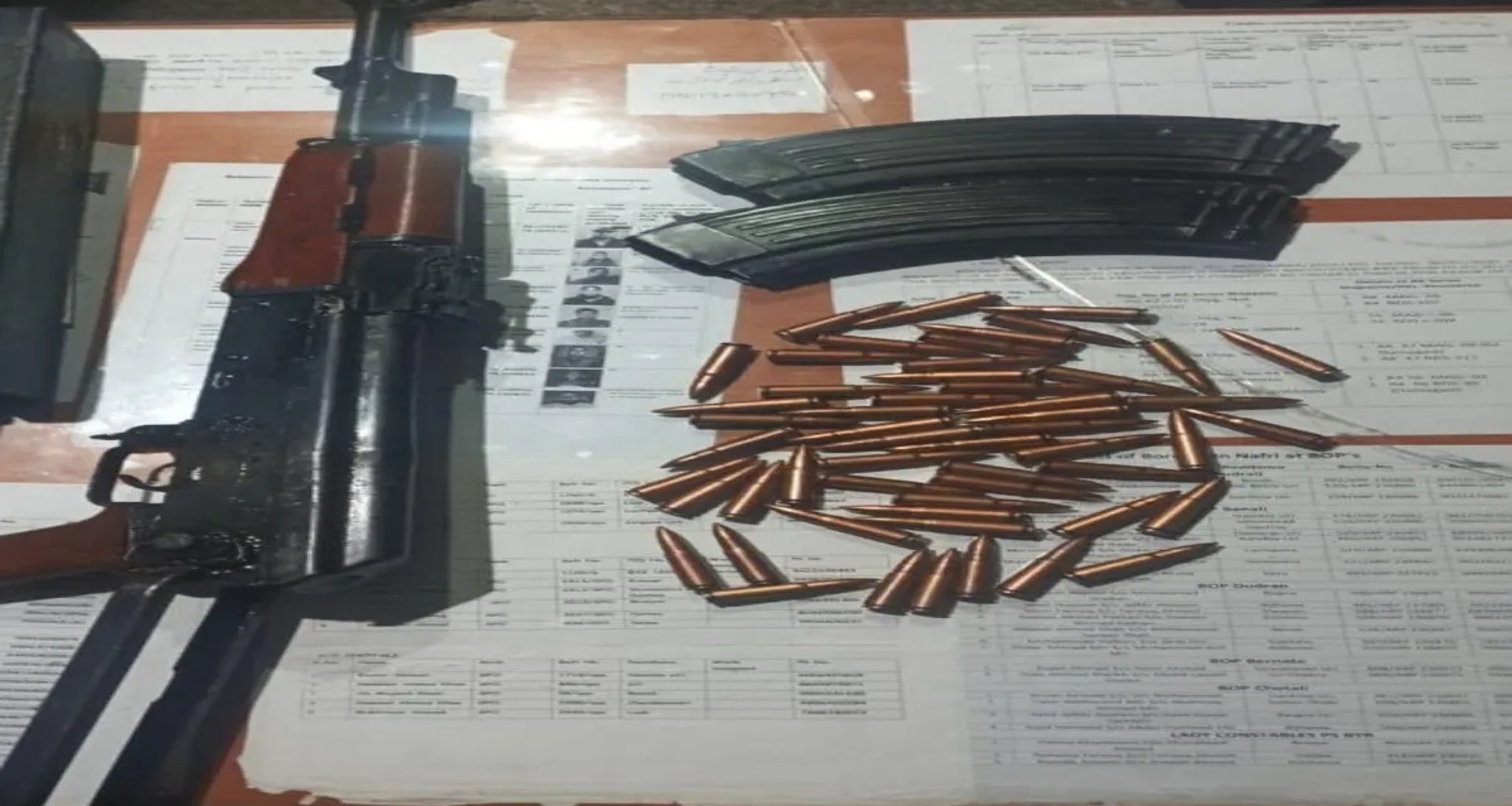 દિલ્હી બ્લાસ્ટ કેસમાં પુલવામાના ઇલેક્ટ્રિશિયનની ધરપકડ, ઉરીમાં દરોડા દરમિયાન AK-47, દારૂગોળો જપ્ત