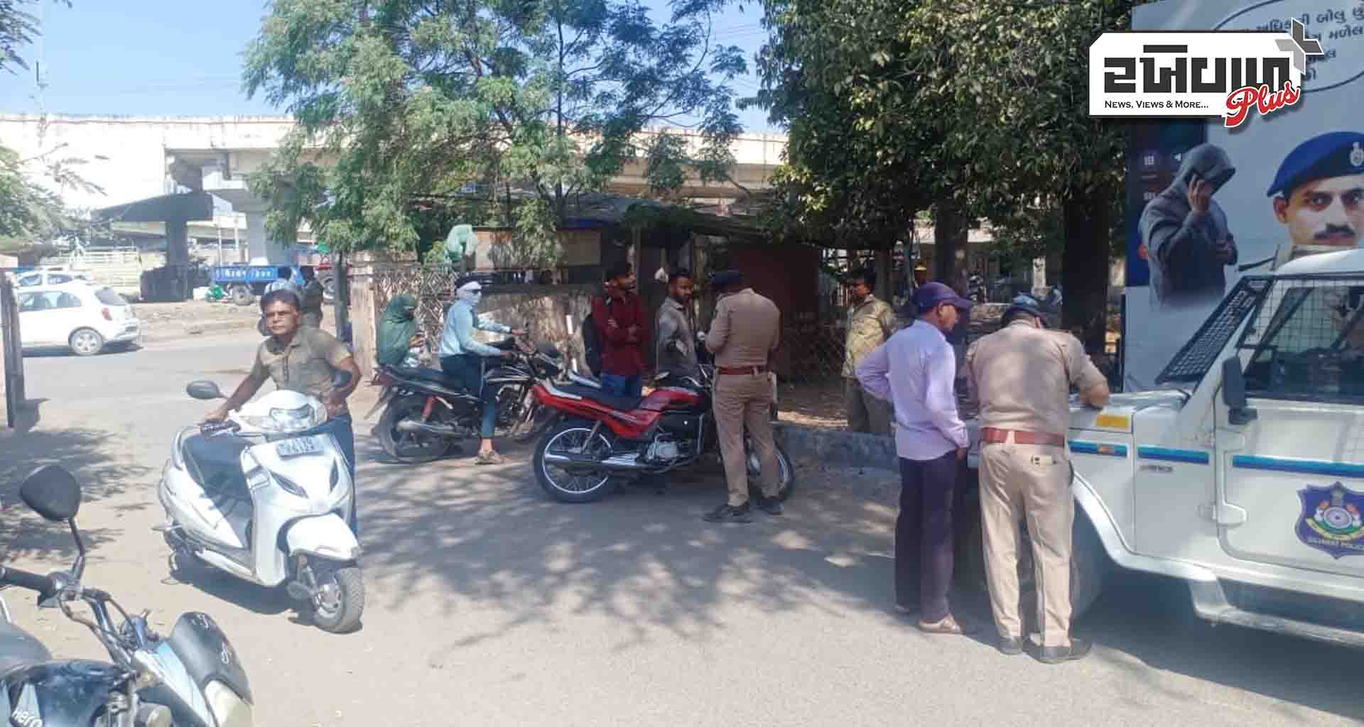 સાબરકાંઠા જિલ્લા ટ્રાફિક શાખાએ હેલ્મેટ ચેકિંગ ડ્રાઈવનું આયોજન કર્યું