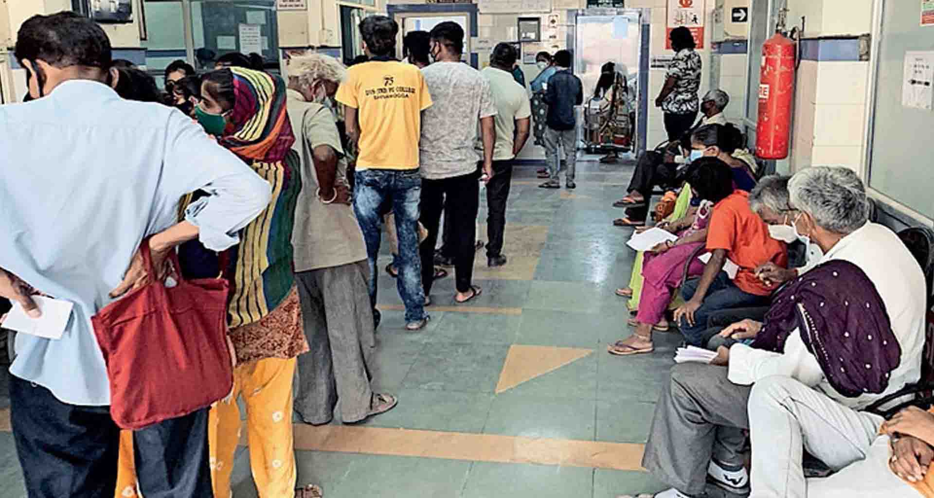 વાયરલ ફિવરના કેસોમાં ઉછાળો ધાનેરામાં રોજના 300 થી 400 દર્દીઓ નોંધાયા