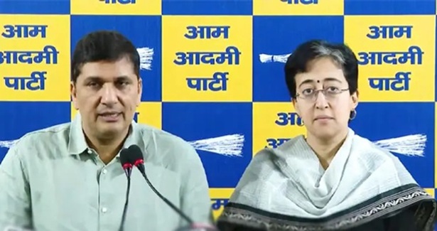 આપ ની ભાજપ ને ખુશખબરી; આમ આદમી પાર્ટીએ દિલ્હીમાં મ્યુનિસિપલ કૉર્પોરેશનના મેયરની ચૂંટણી ન લડવાની જાહેરાત કરી