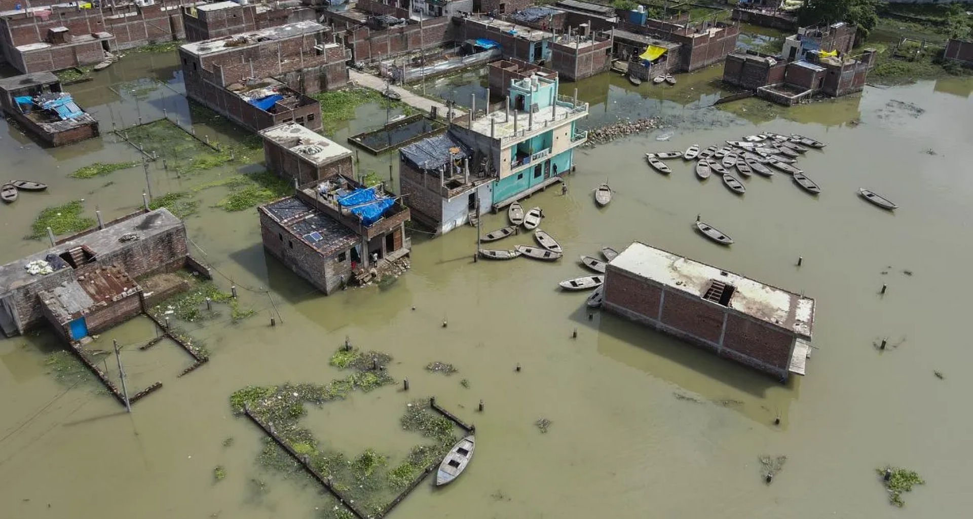 યુપીમાં પૂરે તબાહી મચાવી, ૧૫ જિલ્લાઓ પ્રભાવિત, લગભગ ૨.૭૫ લાખ લોકો પ્રભાવિત