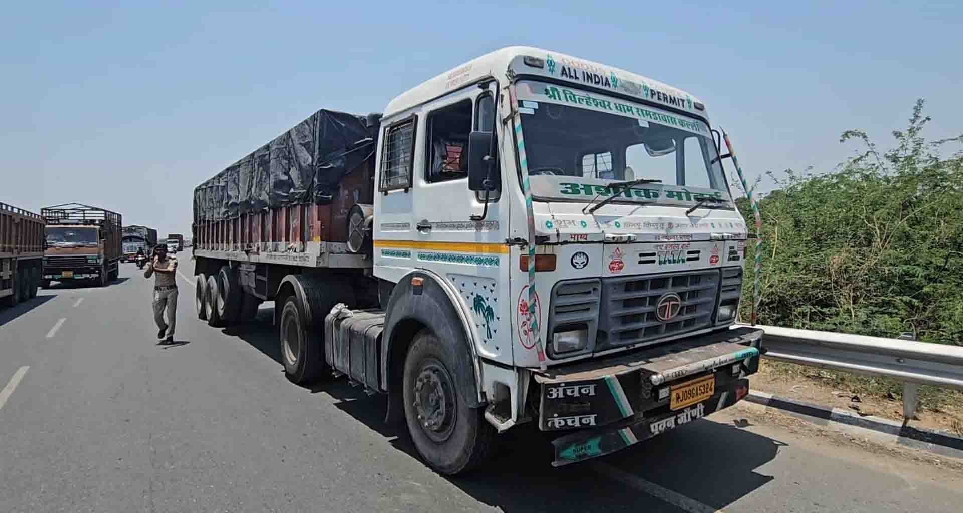 સિધ્ધપુર હાઇવે પર એકટીવા ચાલક આધેડ ને ટ્રકે પાછળથી ટક્કર મારતા ધટના સ્થળે મોત નિપજ્યું