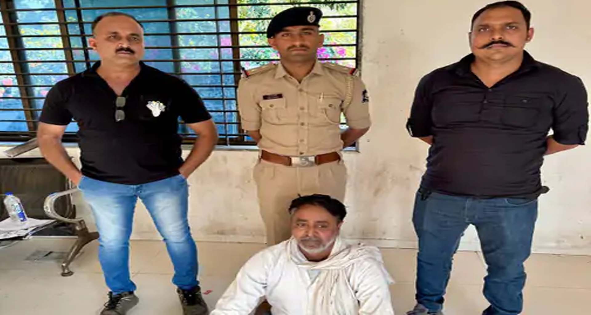 હિંમતનગર એ ડિવિઝન પોલીસે પશુ ચોરીના કેસમાં ફરાર આરોપી 11 વર્ષે ઝડપાયો