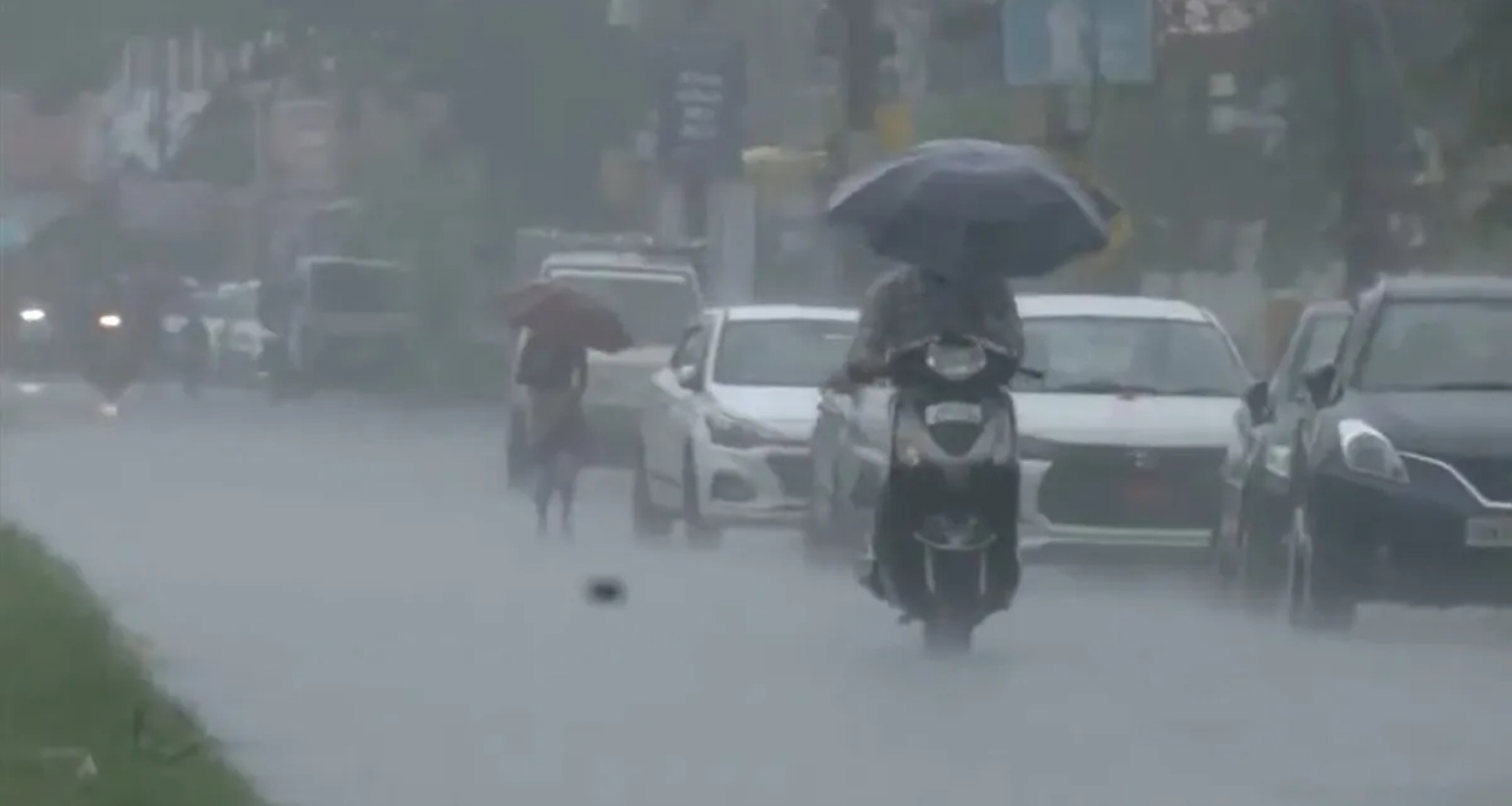 ઉત્તરાખંડ: દેહરાદૂન સહિત અનેક વિસ્તારોમાં ભારે વરસાદ, પૂરનો ભય, 8 જિલ્લાઓમાં વહીવટીતંત્રને ઇમરજન્સી સેન્ટરે સતર્ક કર્યા