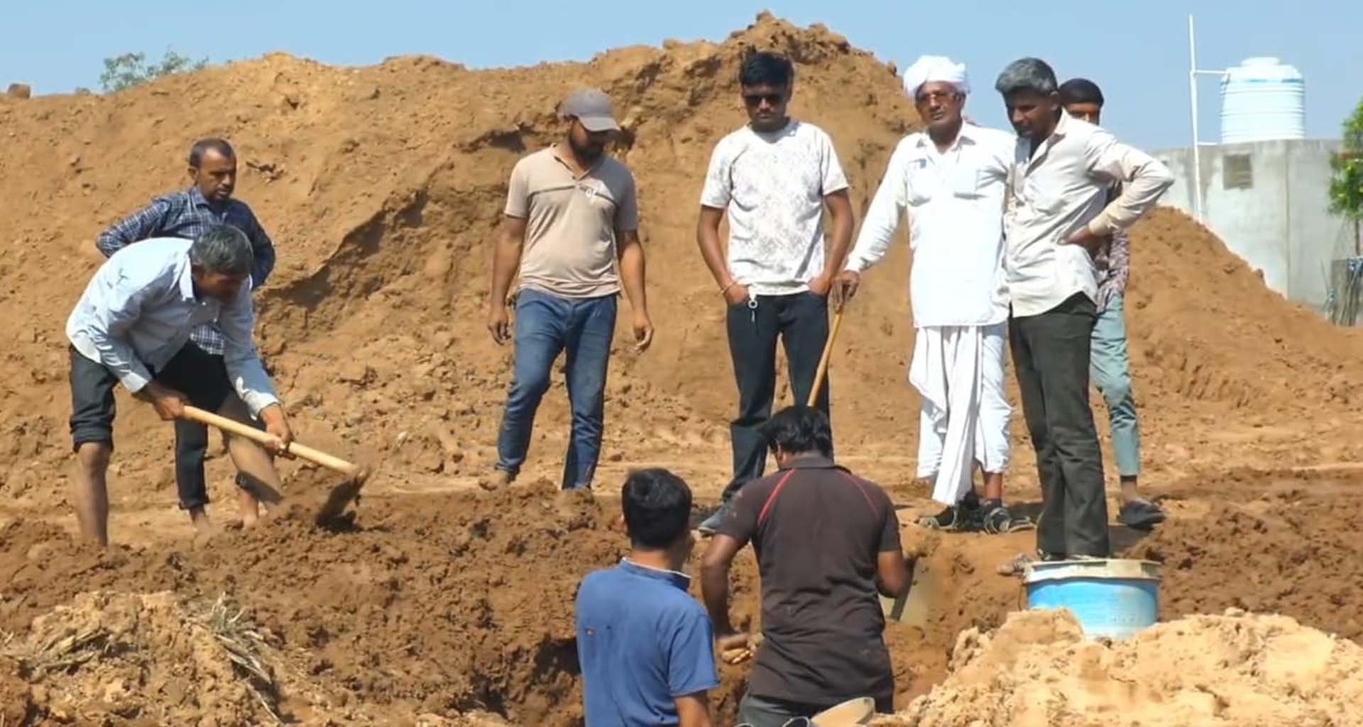 પમરુના ગામના ખેડૂતોમાં રોષ : નર્મદાની પાઇપલાઇન યોજના ખેડૂતો માટે આશીર્વાદને બદલે આફત બની