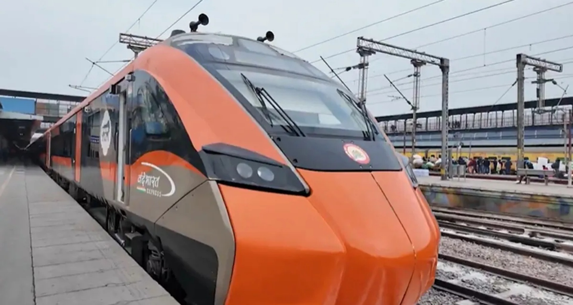 વંદે ભારત સ્લીપર અને 7 અમૃત ભારત ટ્રેનોની લોન્ચ તારીખ નક્કી, પીએમ મોદી બતાવશે લીલી ઝંડી, જાણો વિગતો...