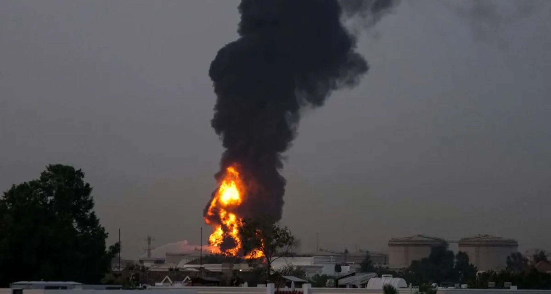 કતાર બાદ અબુ ધાબી પણ ઈરાનના નિશાના પર, મિસાઈલના કાટમાળને કારણે ગેસ પ્લાન્ટ બંધ