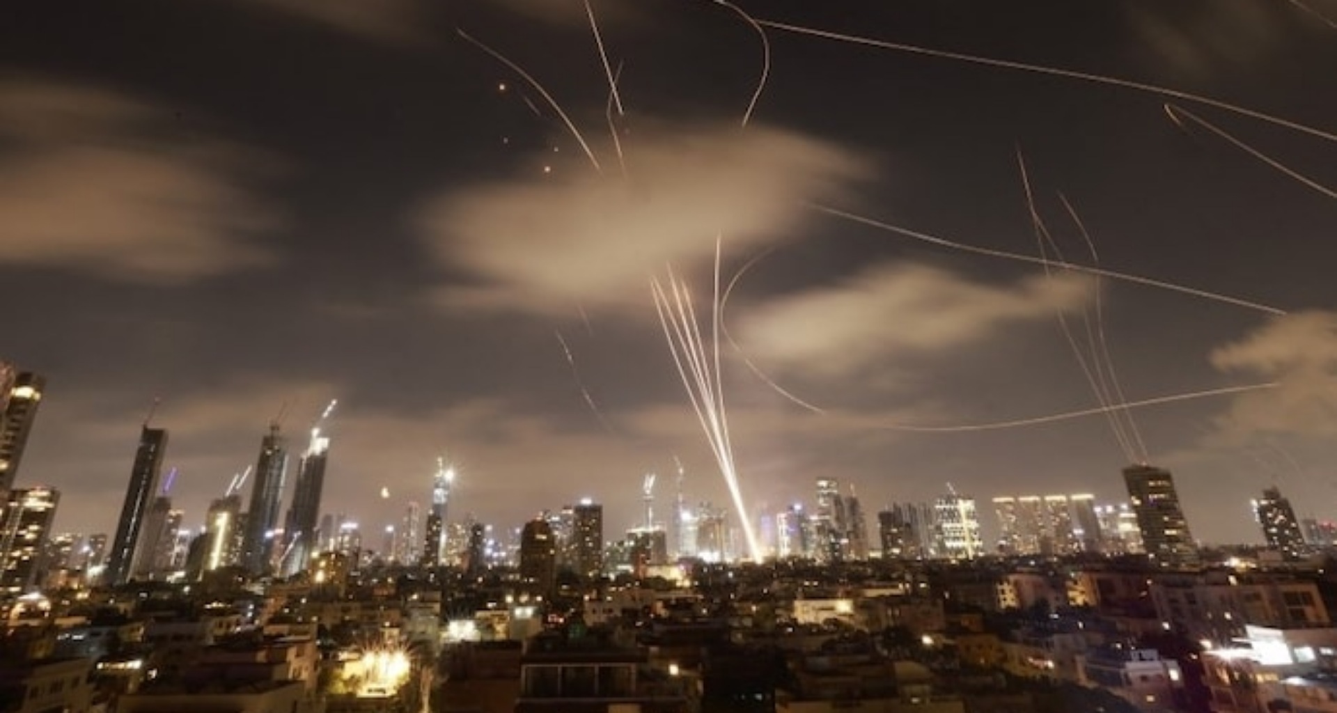 ઇઝરાયલે ઓપરેશન રાઇઝિંગ લાયનના બેનર હેઠળ ઈરાન પર હુમલાનો દોર શરૂ કર્યો